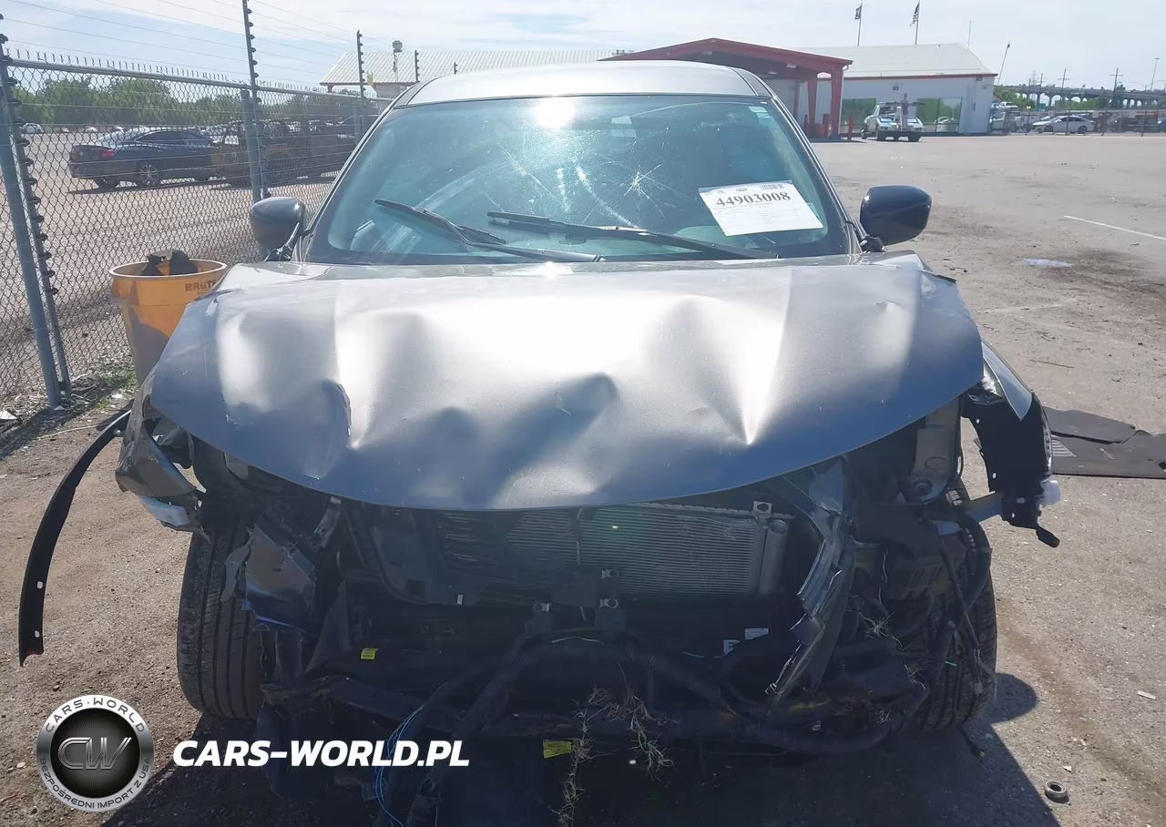 2018 Nissan Rogue S VIN:KNMAT2MT1JP616245 - 13