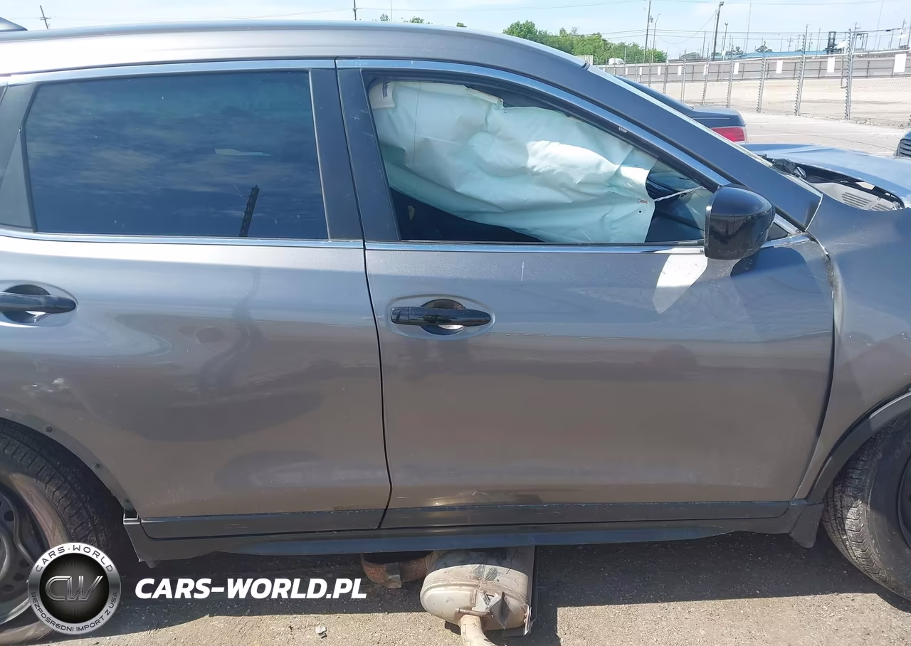 2018 Nissan Rogue S VIN:KNMAT2MT1JP616245 - 14