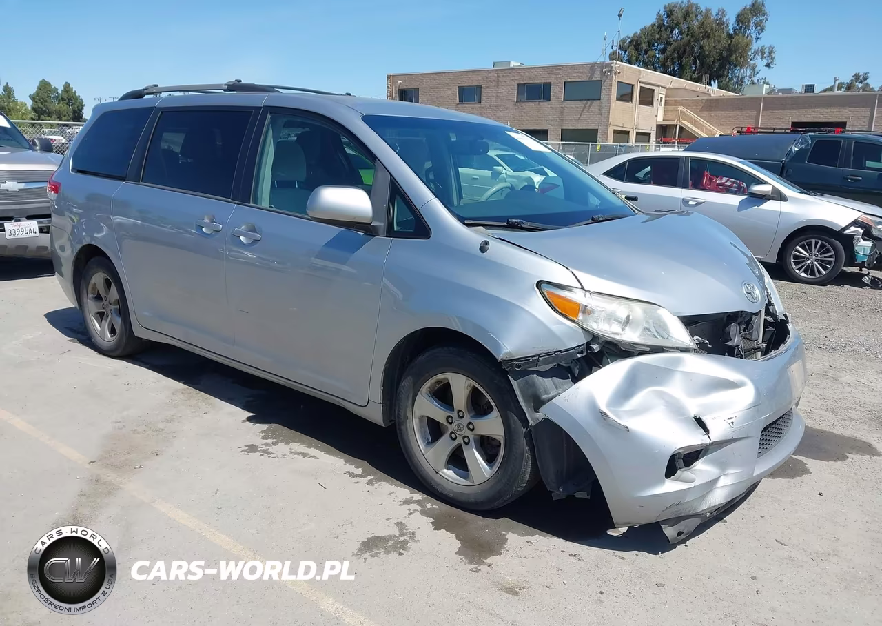 2014 Toyota Sienna Le V6 8 Passenger – zdjęcie 1 z 16