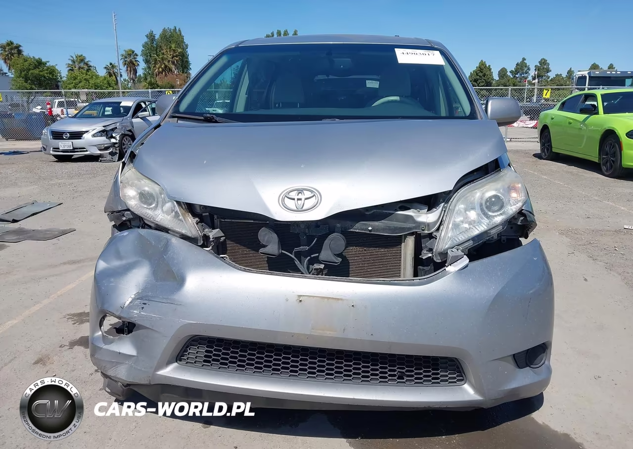 2014 Toyota Sienna Le V6 8 Passenger VIN:5TDKK3DC6ES484060 - 12