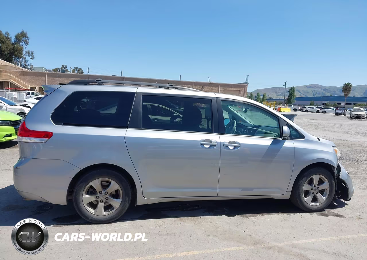 2014 Toyota Sienna Le V6 8 Passenger VIN:5TDKK3DC6ES484060 - 13