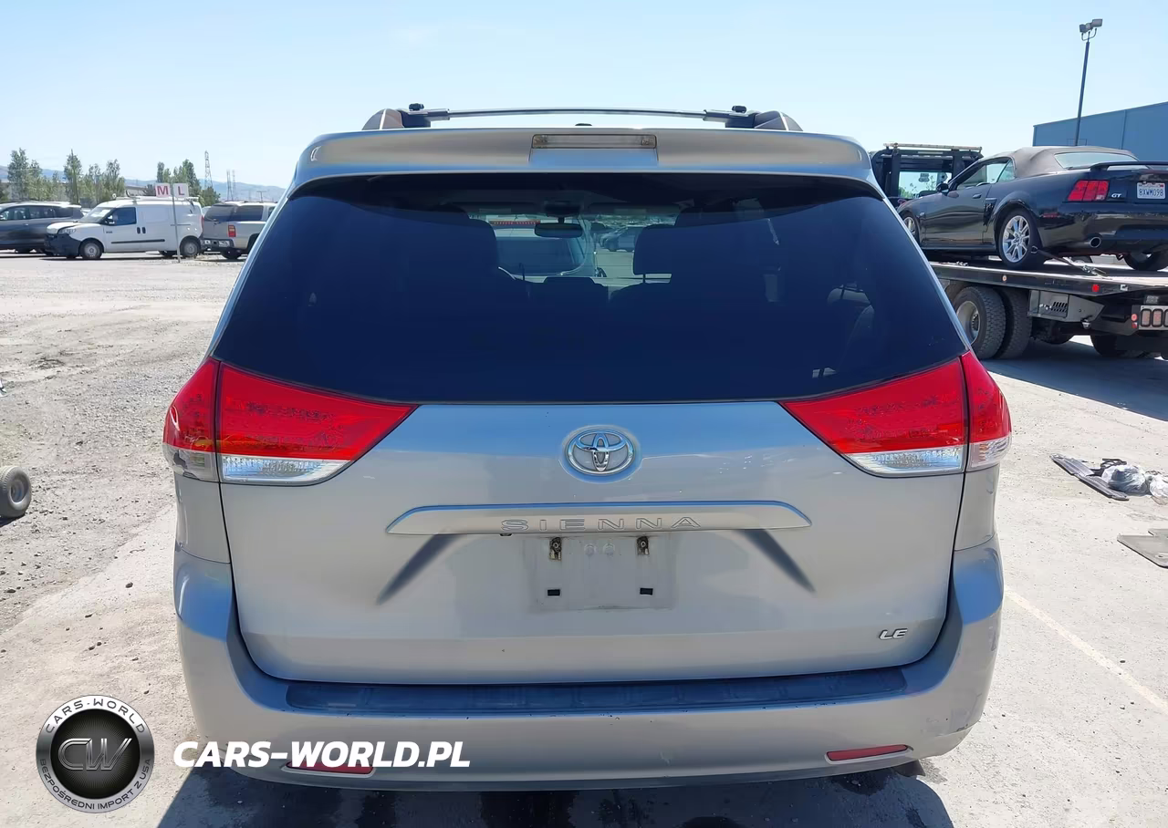 2014 Toyota Sienna Le V6 8 Passenger VIN:5TDKK3DC6ES484060 - 16