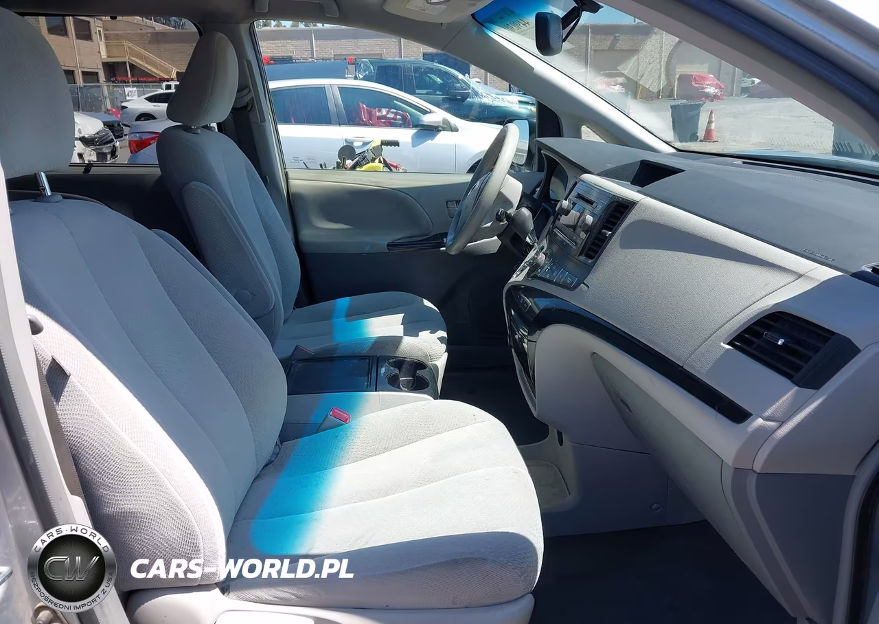 2014 Toyota Sienna Le V6 8 Passenger VIN:5TDKK3DC6ES484060 - 5