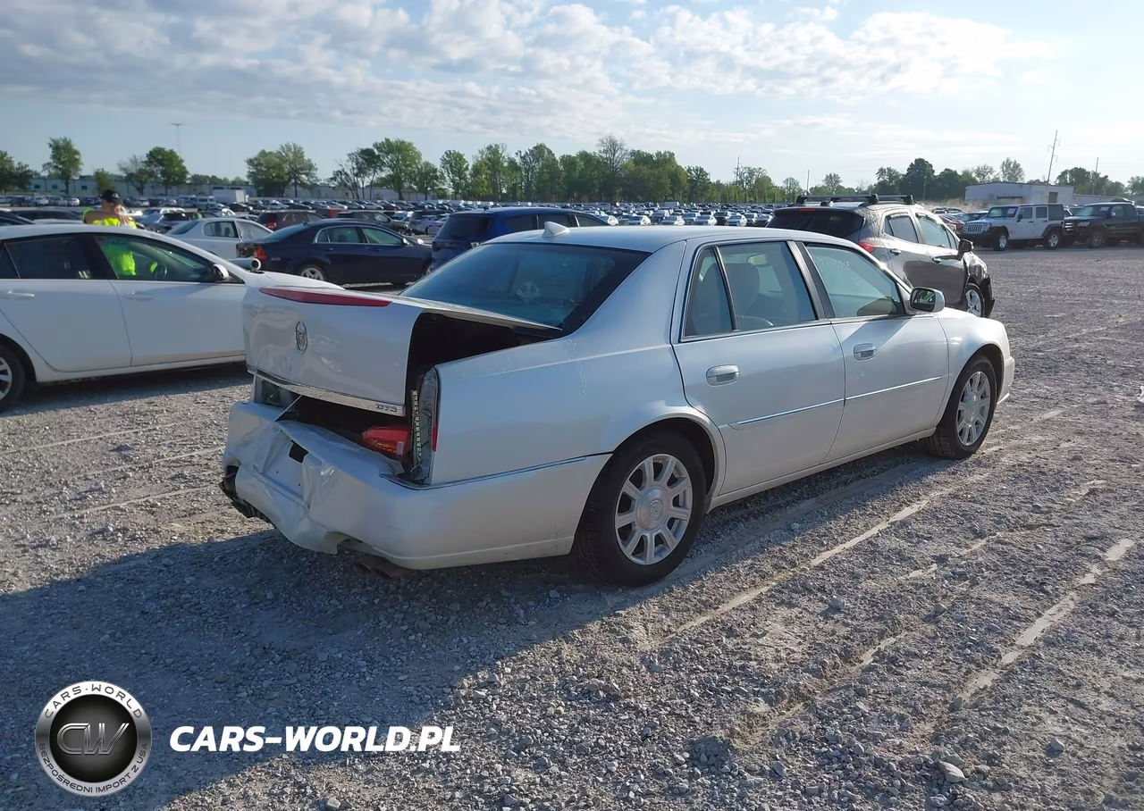 2010 Cadillac Dts Standard VIN:1G6KA5EY4AU123573 - 4