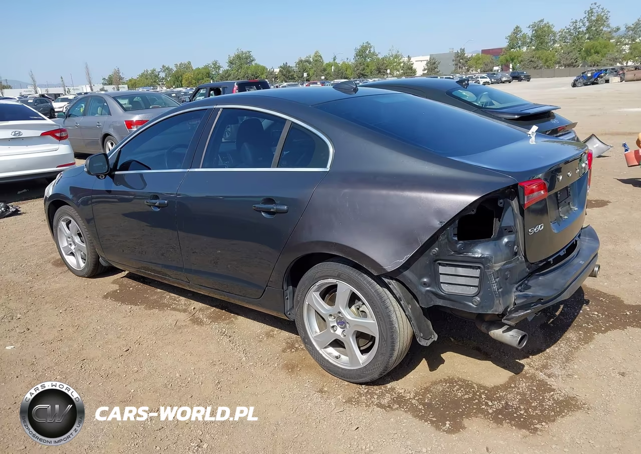 2013 Volvo S60 T5 Platinum VIN:YV1612FS8D2183809 - 3