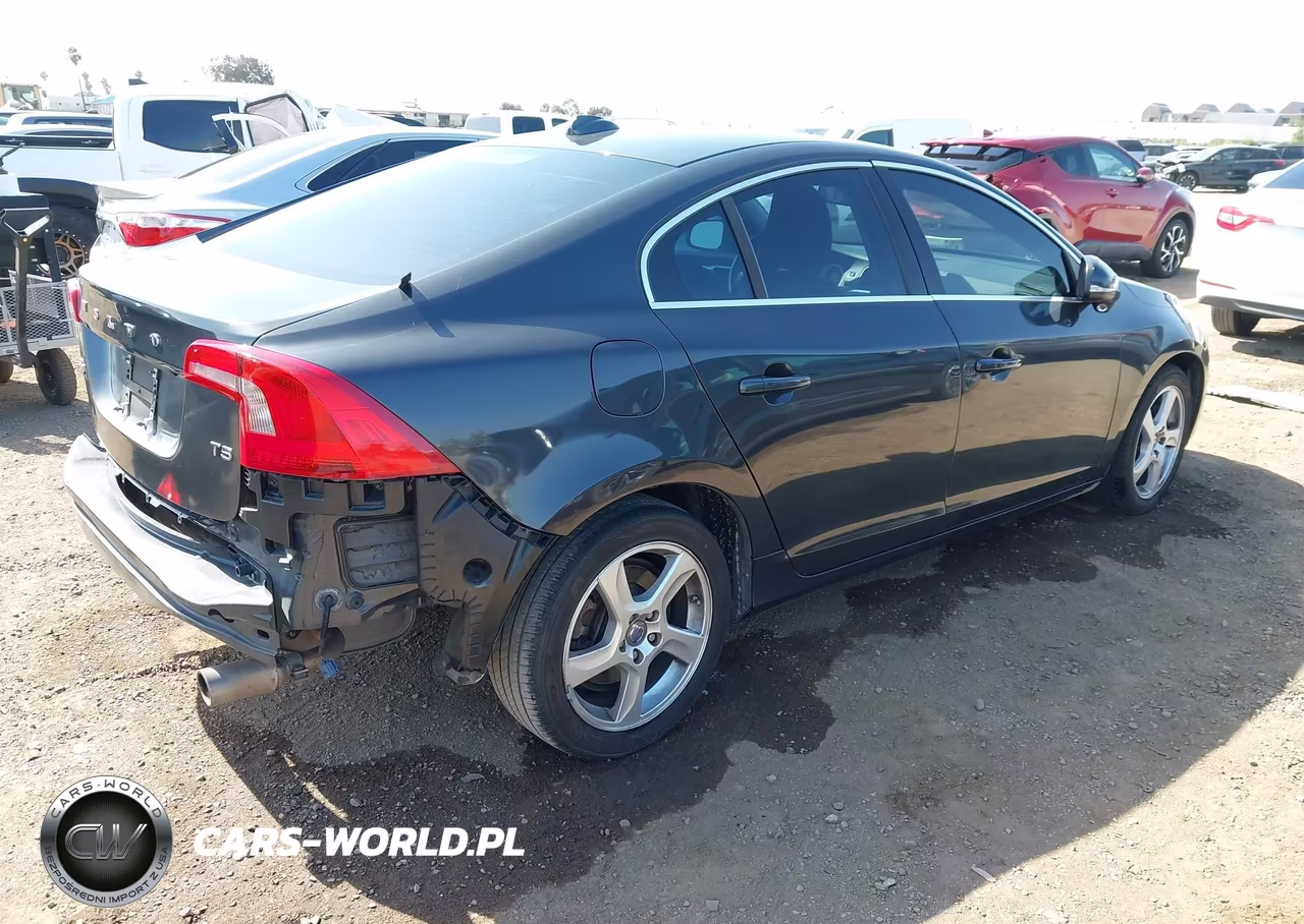 2013 Volvo S60 T5 Platinum VIN:YV1612FS8D2183809 - 4
