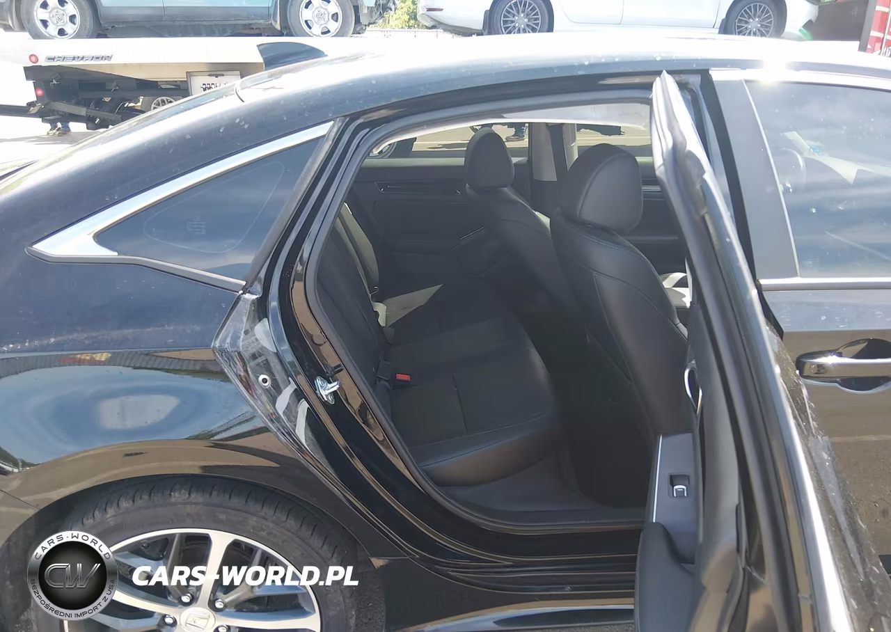 2024 Honda Civic Touring VIN:2HGFE1F94RH303459 - 8
