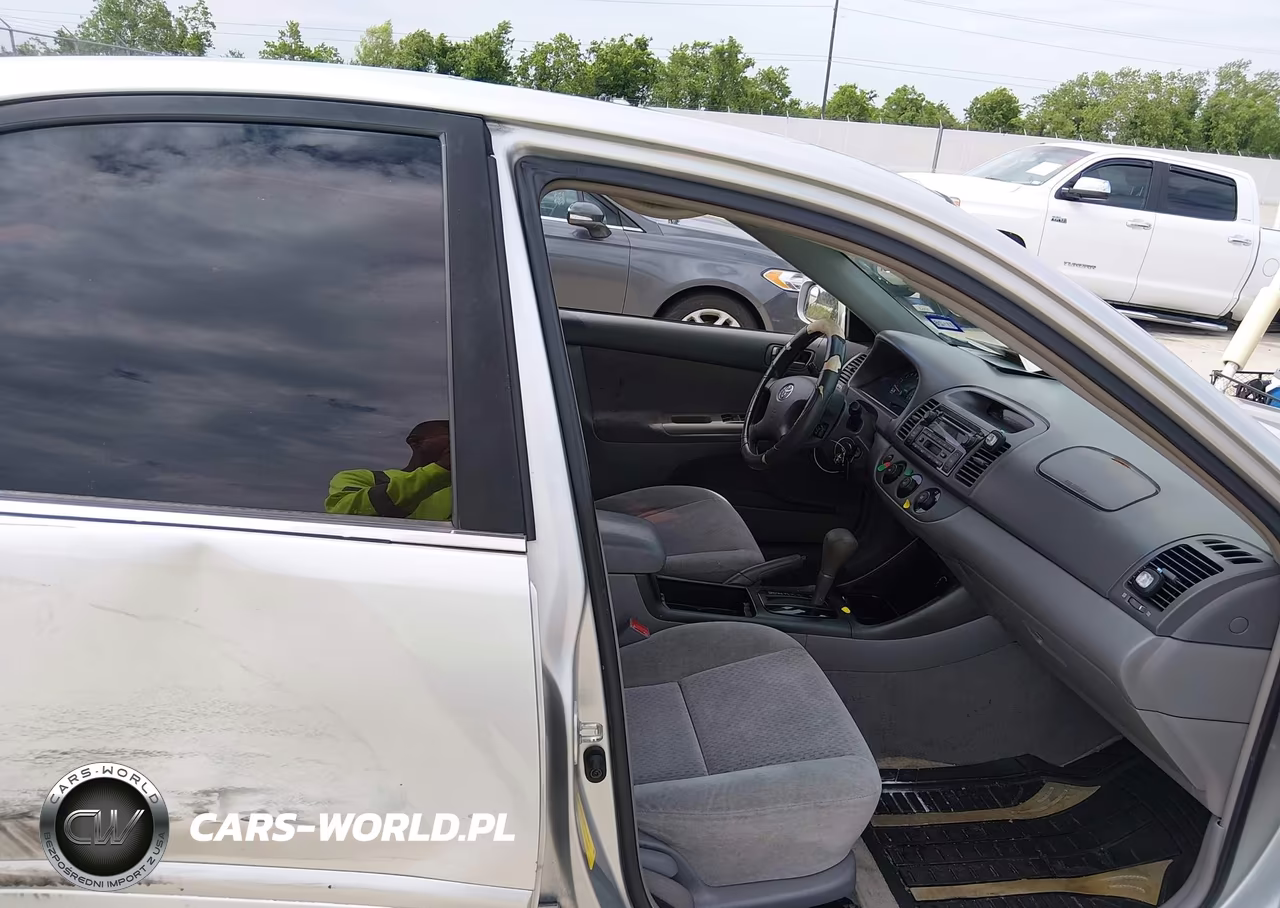 2003 Toyota Camry Le VIN:4T1BE30K73U649865 - 5