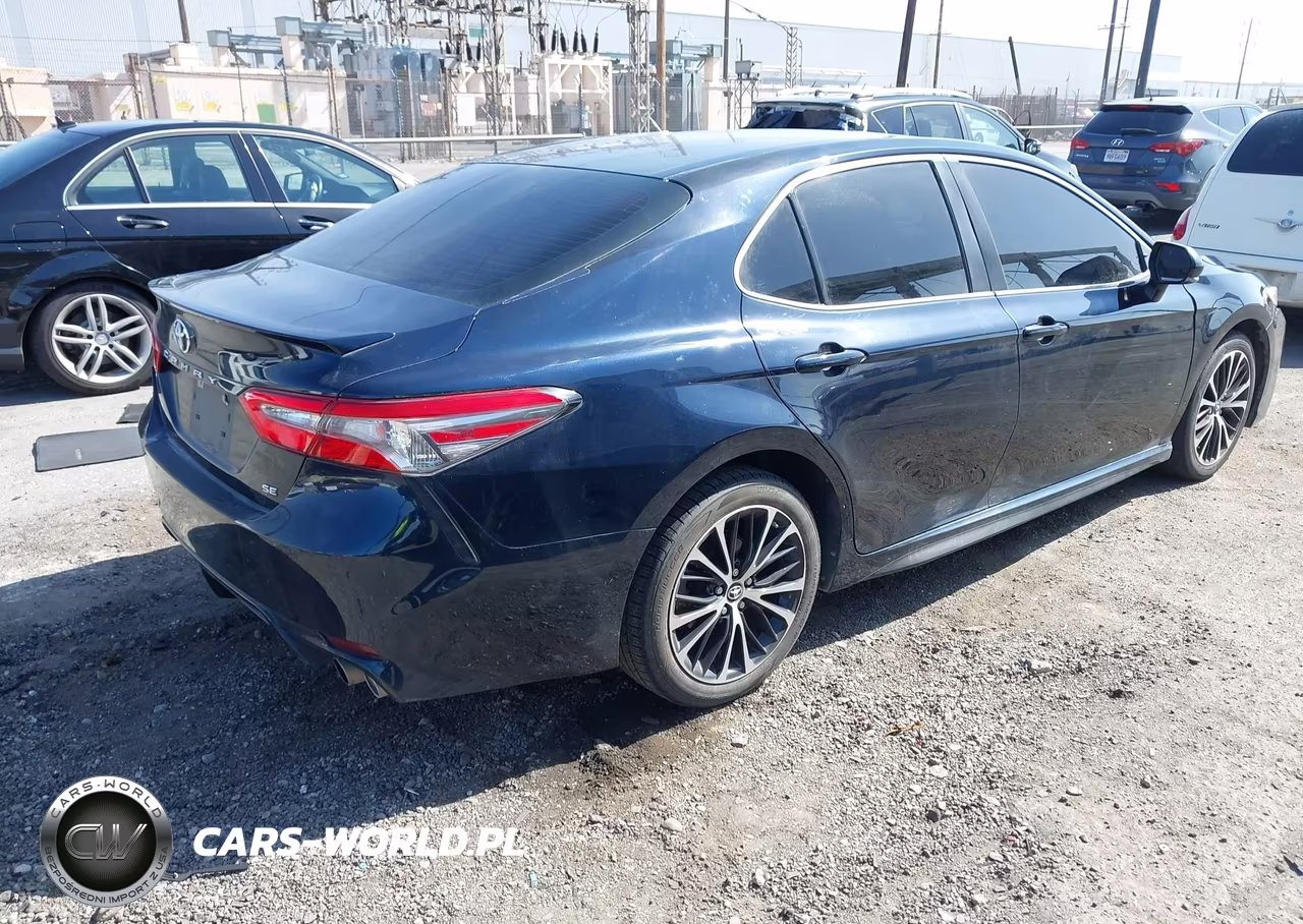 2018 Toyota Camry Se VIN:4T1B11HK3JU554625 - 4