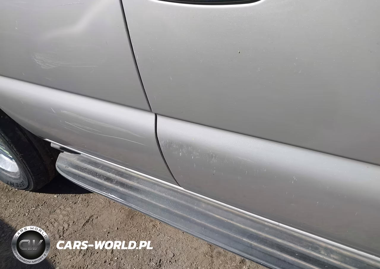 2006 Chevrolet Tahoe Ls VIN:1GNEC13Z56J119508 - 12