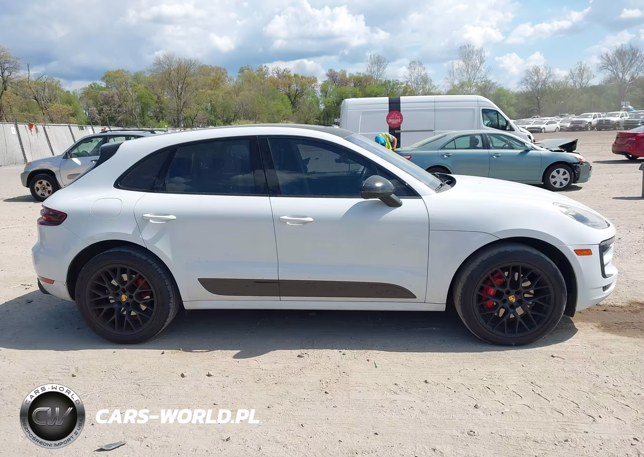 2017 Porsche Macan Gts VIN:WP1AG2A53HLB52627 - 13