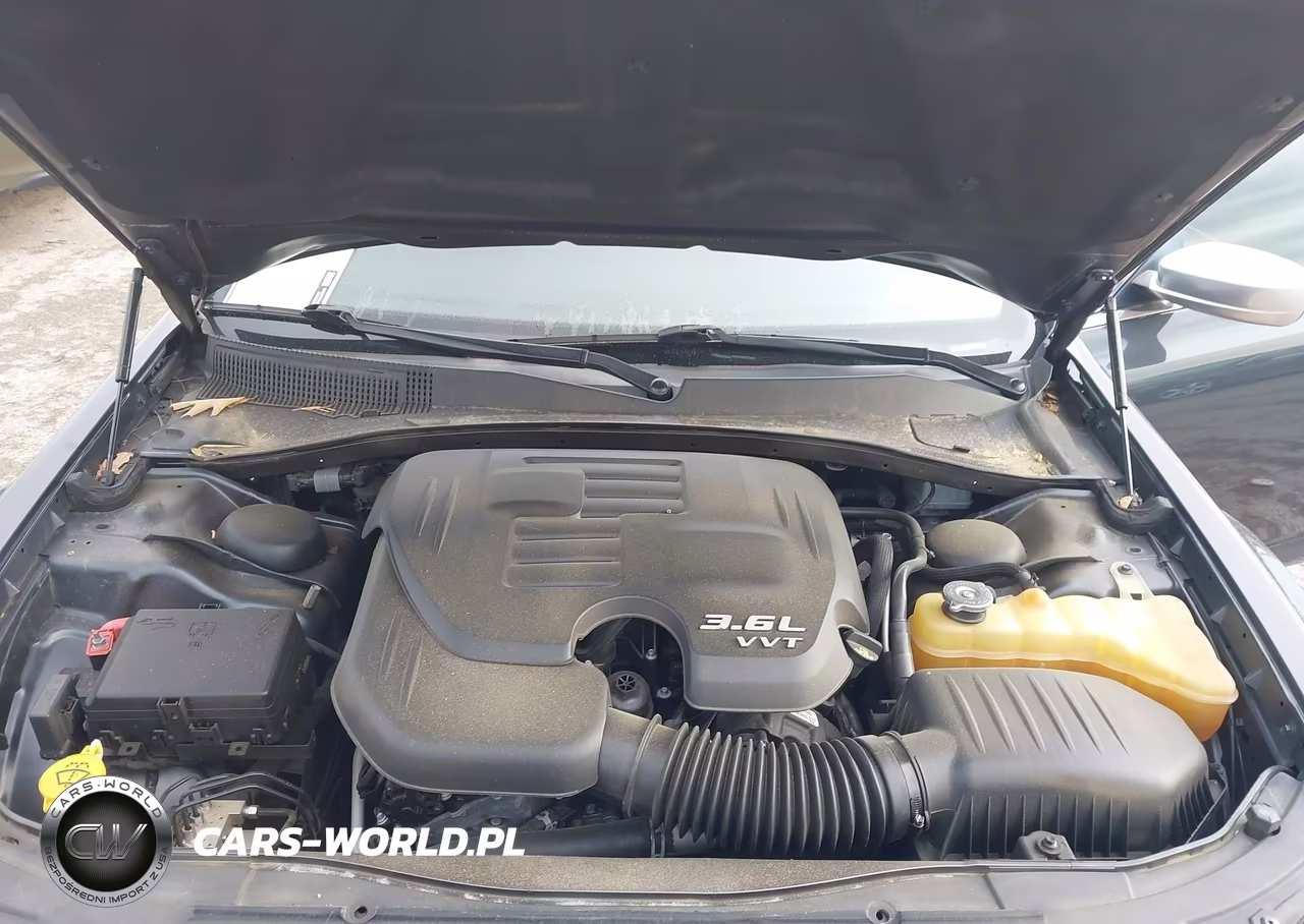 2017 Chrysler 300C Platinum VIN:2C3CCAPG3HH661367 - 10