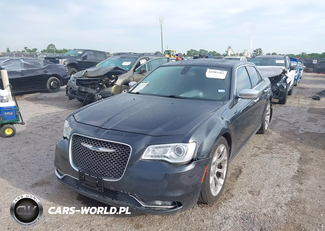 2017 Chrysler 300C Platinum VIN:2C3CCAPG3HH661367 - 2