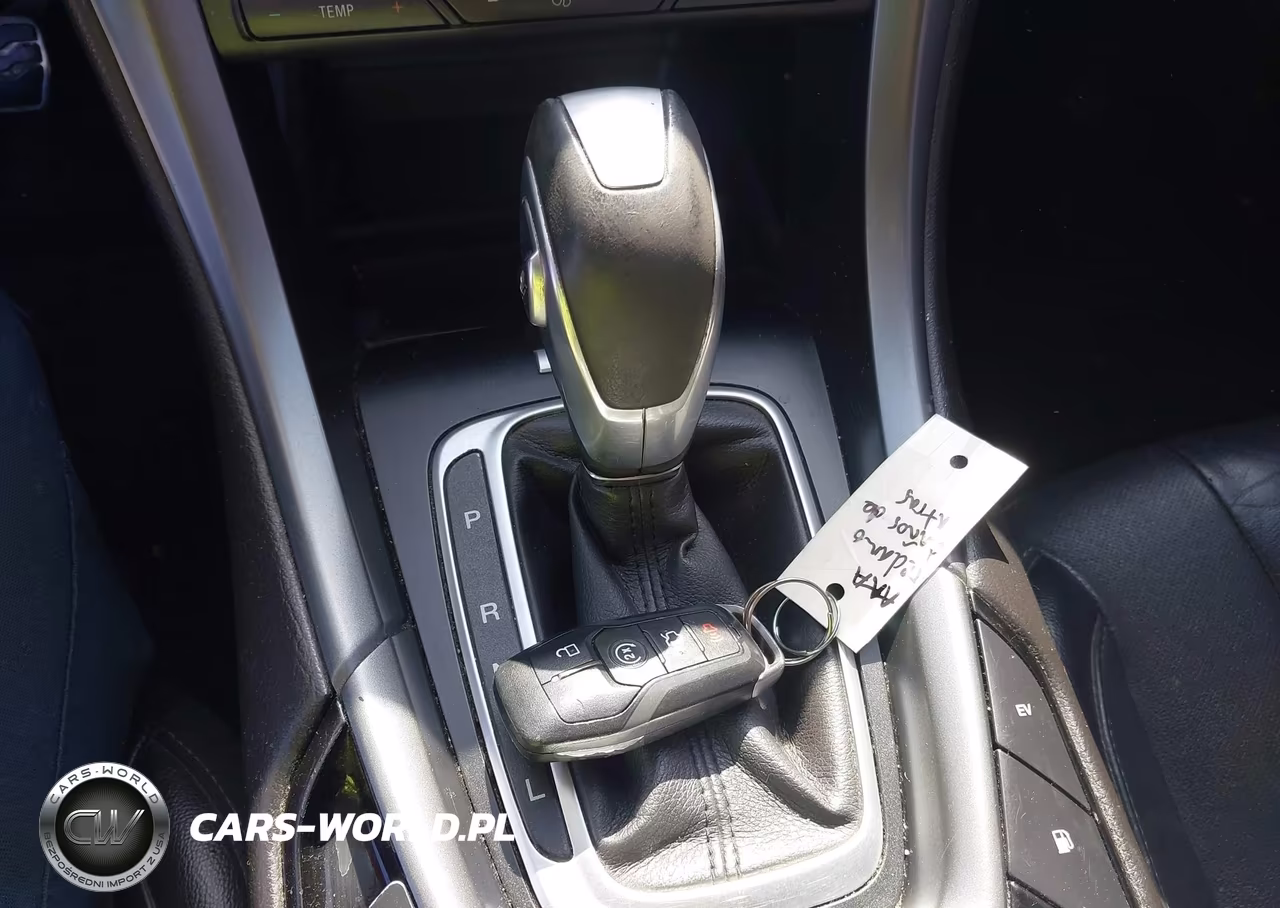 2016 Ford Fusion Energi Titanium VIN:3FA6P0SU7GR229149 - 11