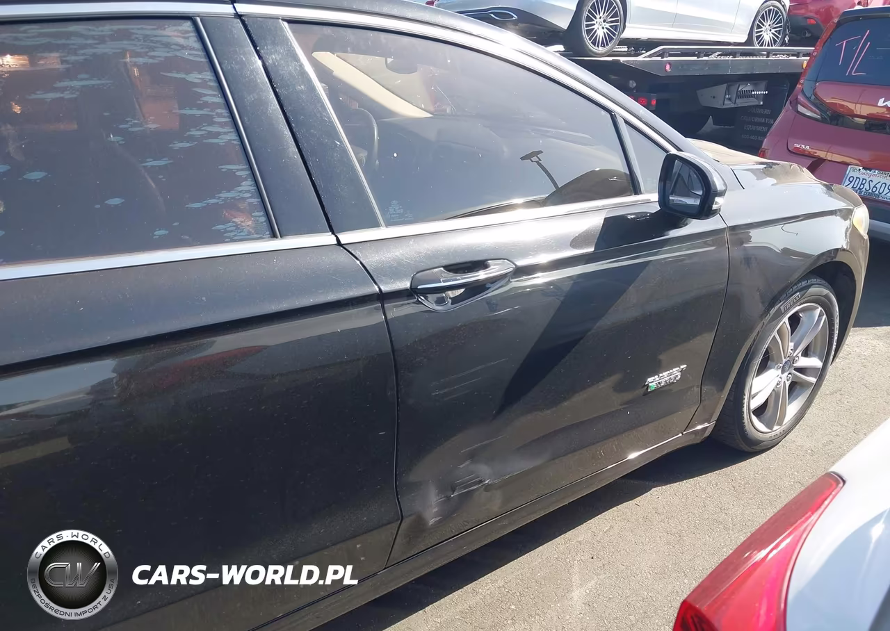 2016 Ford Fusion Energi Titanium VIN:3FA6P0SU7GR229149 - 13