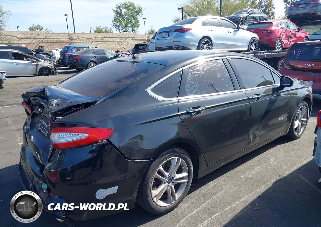 2016 Ford Fusion Energi Titanium VIN:3FA6P0SU7GR229149 - 14