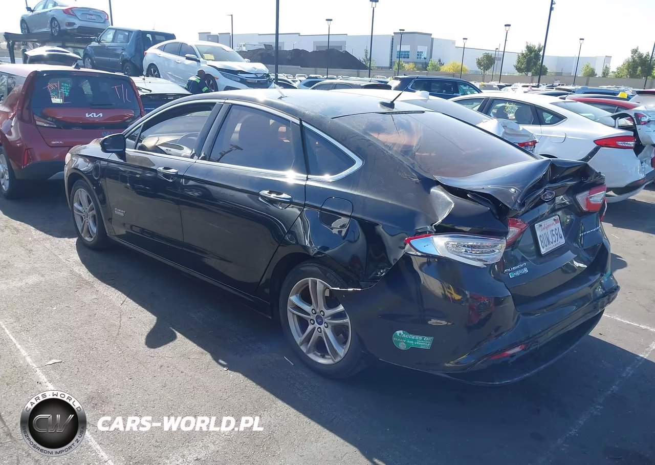 2016 Ford Fusion Energi Titanium VIN:3FA6P0SU7GR229149 - 3
