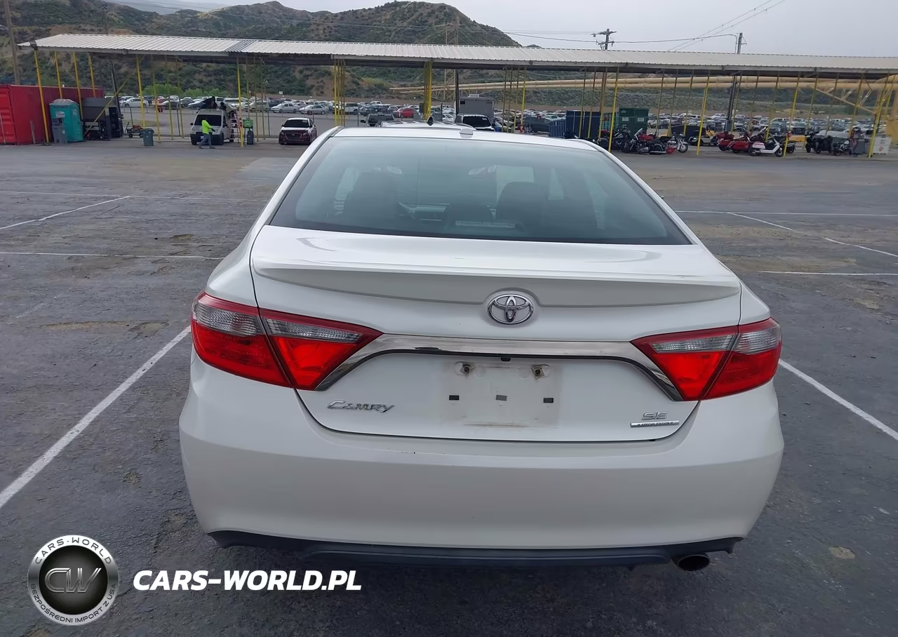 2016 Toyota Camry Se VIN:4T1BF1FK1GU184403 - 16