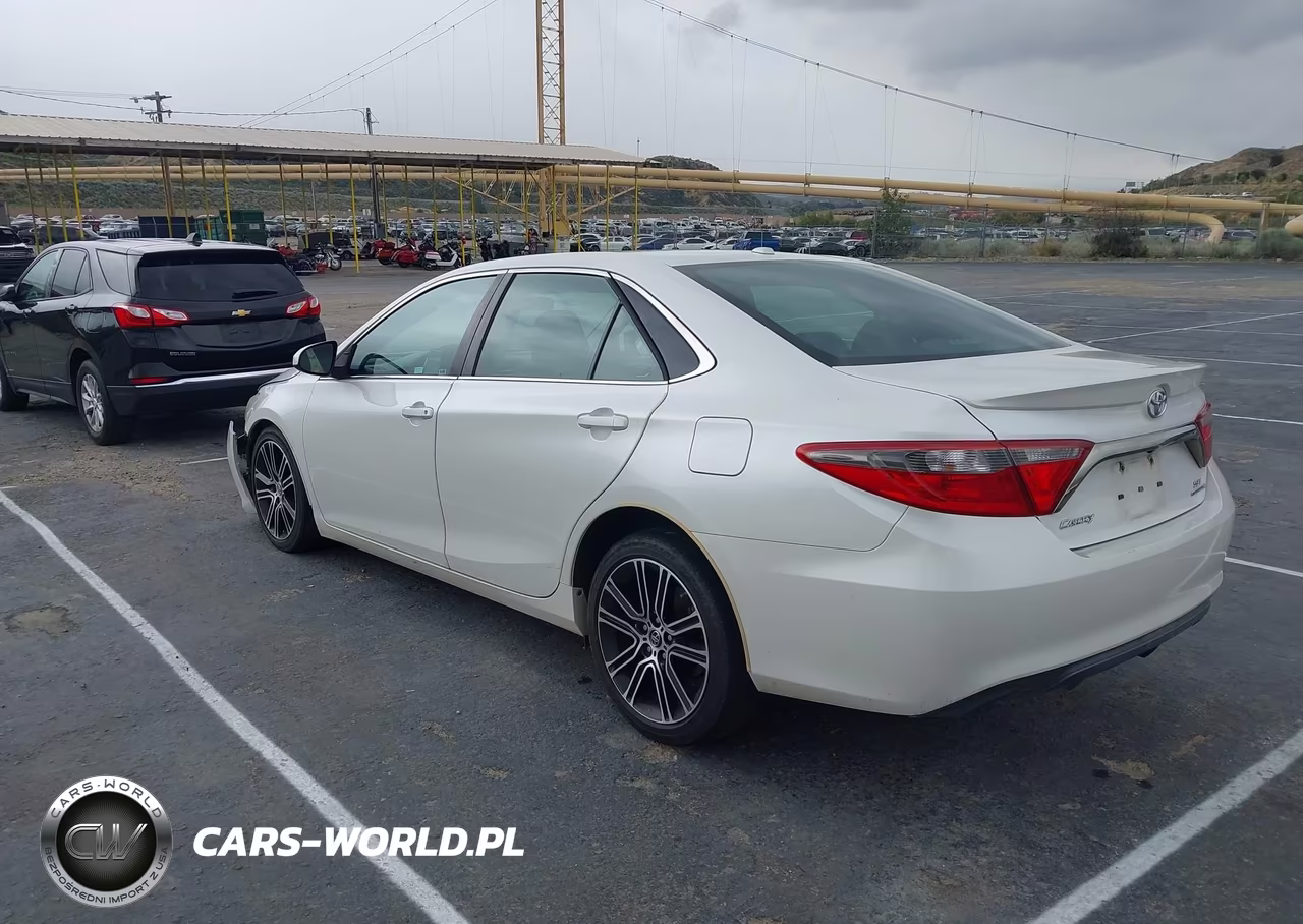 2016 Toyota Camry Se VIN:4T1BF1FK1GU184403 - 3