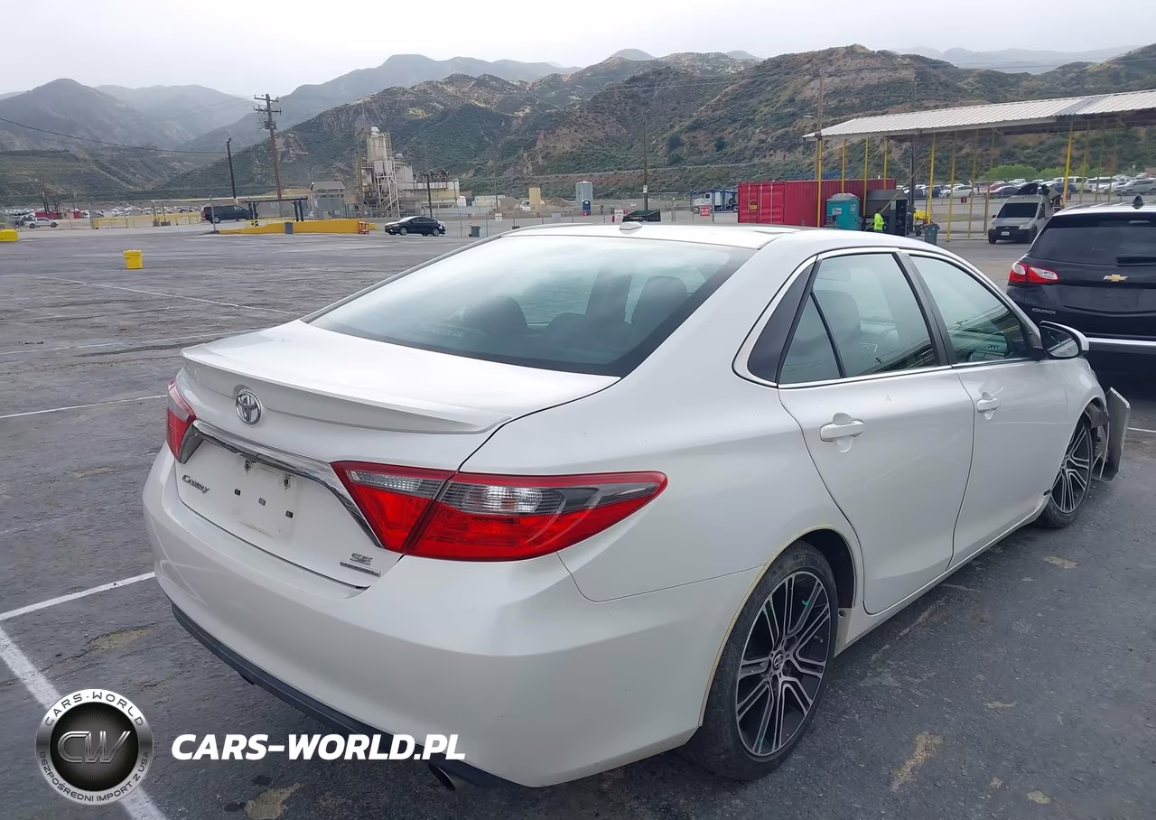 2016 Toyota Camry Se VIN:4T1BF1FK1GU184403 - 4