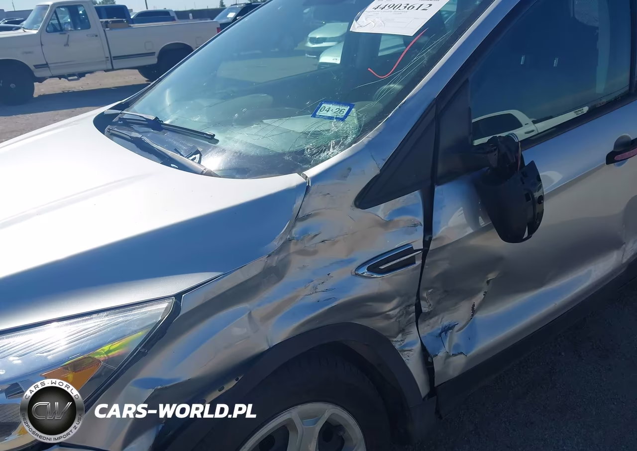 2017 Ford Escape S VIN:1FMCU0F73HUD28177 - 6