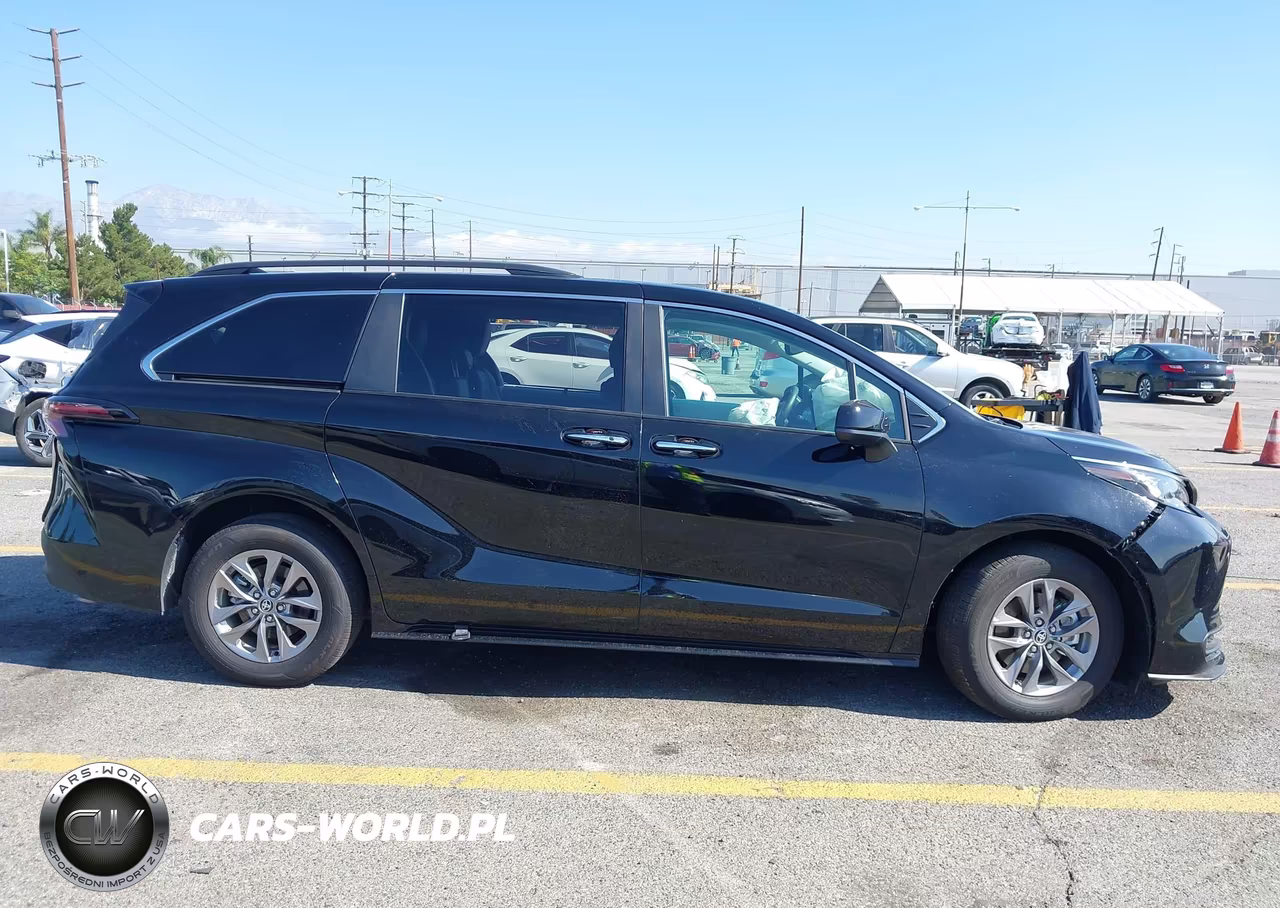 2026 Toyota Sienna Xle VIN:5TDYRKEC2TS291738 - 13