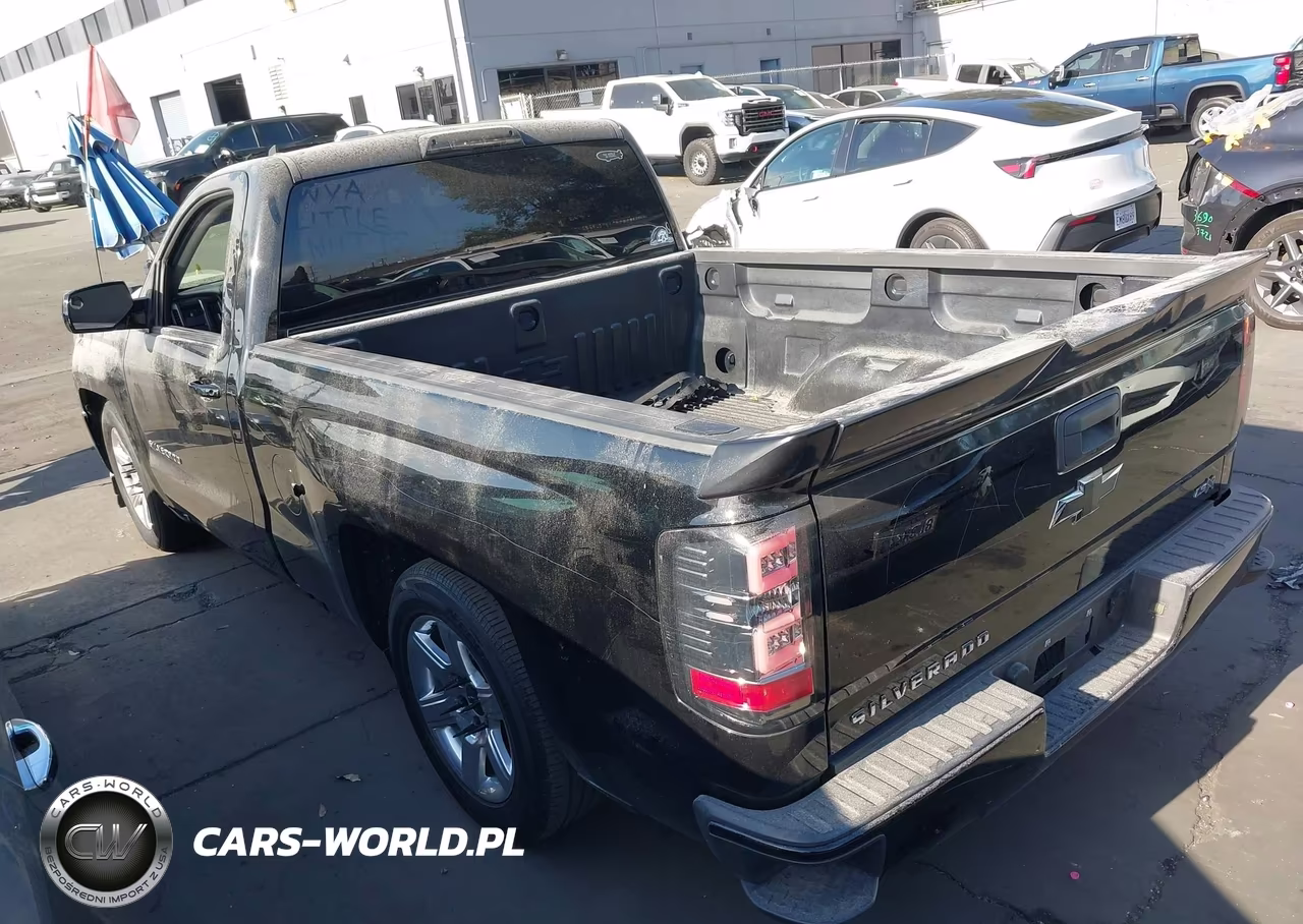 2018 Chevrolet Silverado 1500 Wt VIN:1GCNCNEC4JZ132916 - 3