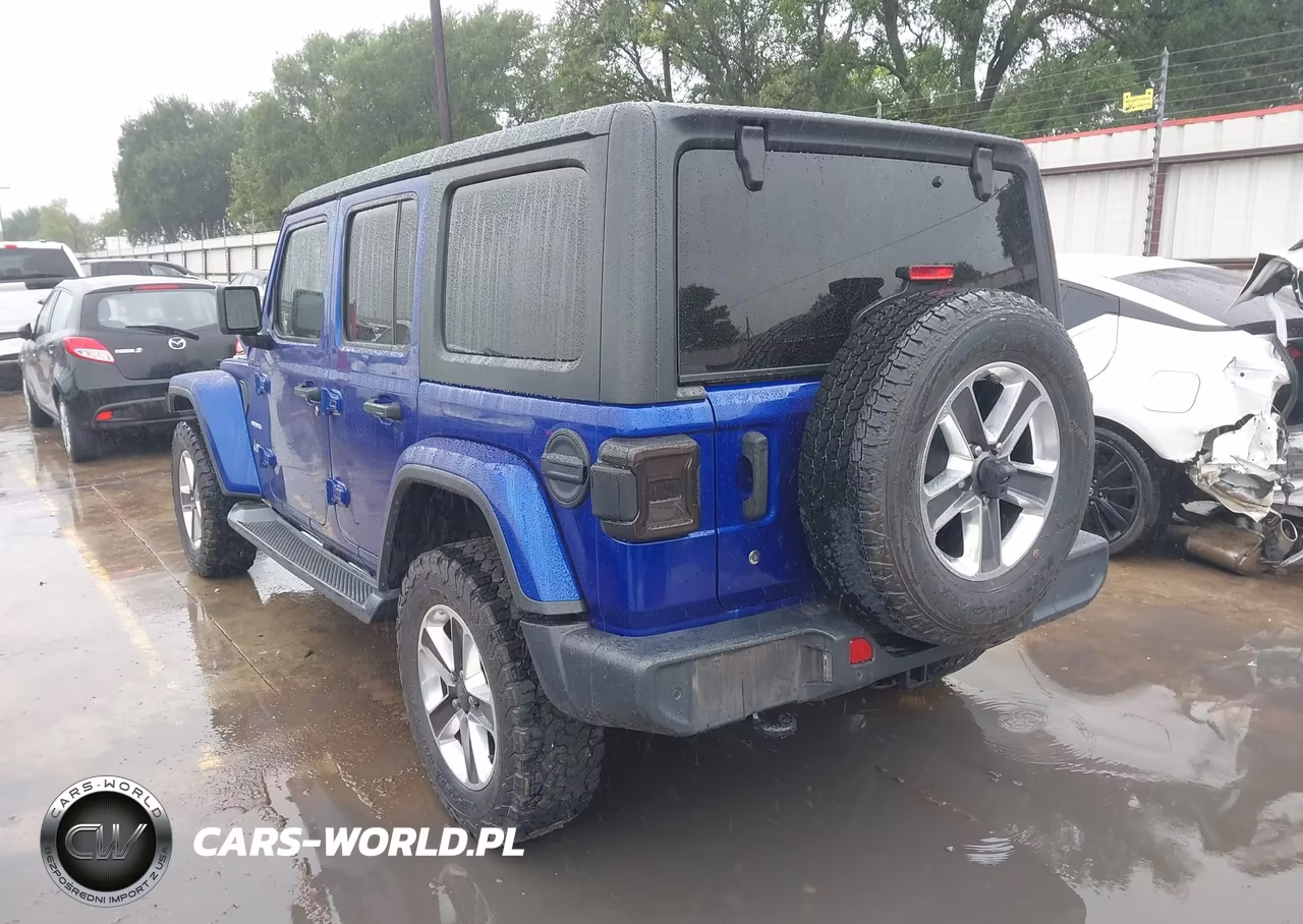 2018 Jeep Wrangler Unlimited Sahara 4X4 VIN:1C4HJXEG0JW298479 - 3