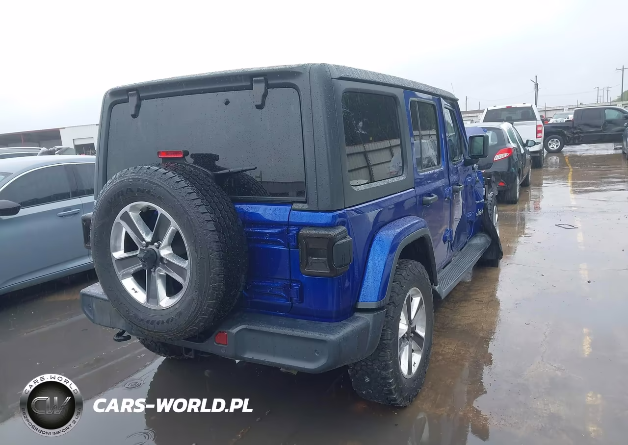 2018 Jeep Wrangler Unlimited Sahara 4X4 VIN:1C4HJXEG0JW298479 - 4