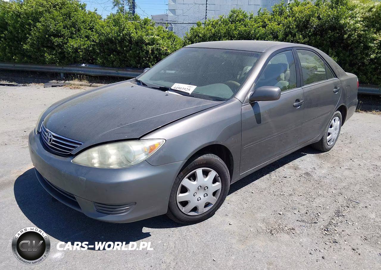 2005 Toyota Camry Le VIN:4T1BE32K15U504529 - 2