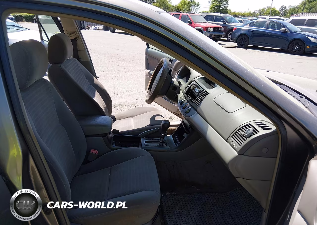 2005 Toyota Camry Le VIN:4T1BE32K15U504529 - 5