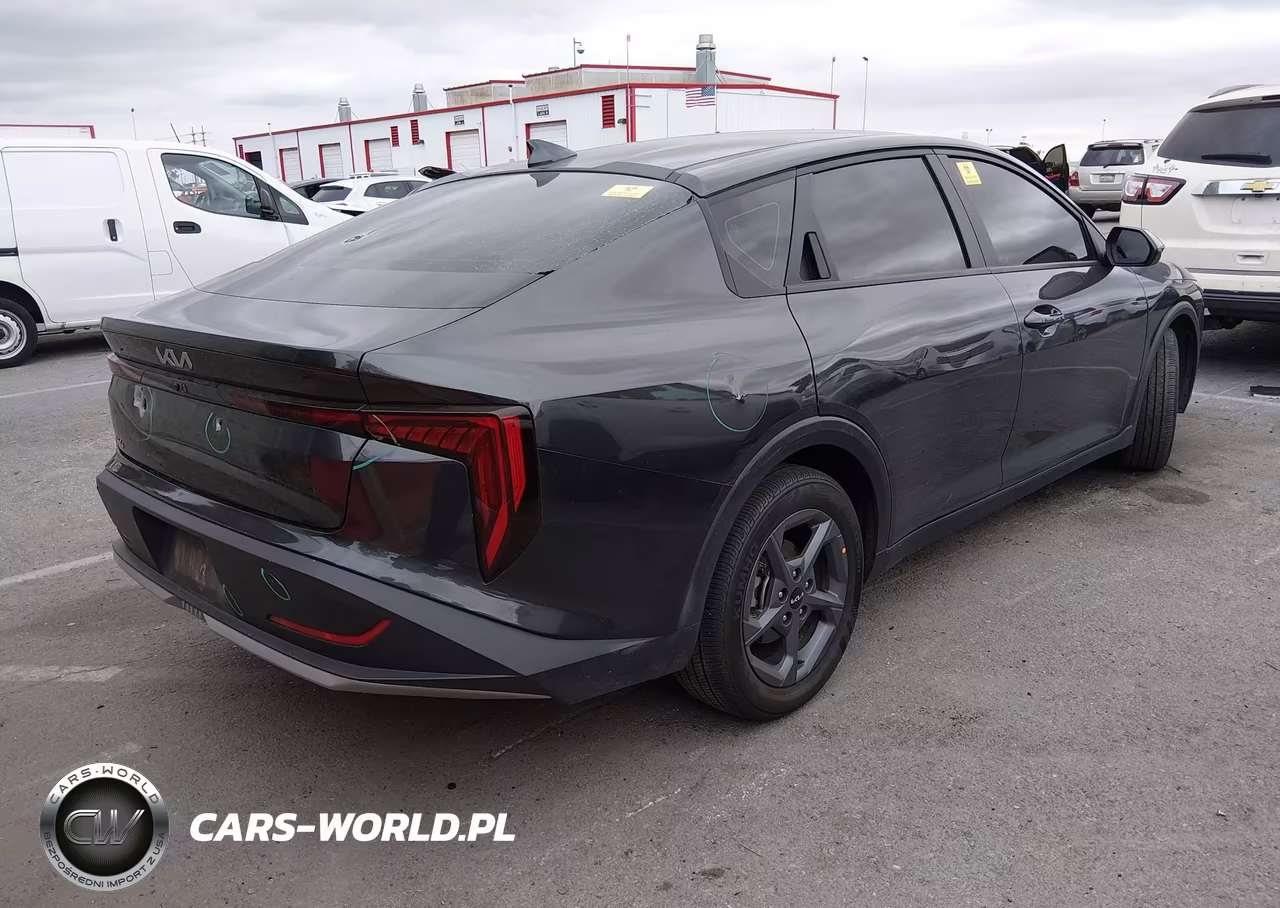 2025 Kia K4 Lxs VIN:3KPFT4DE3SE084484 - 4