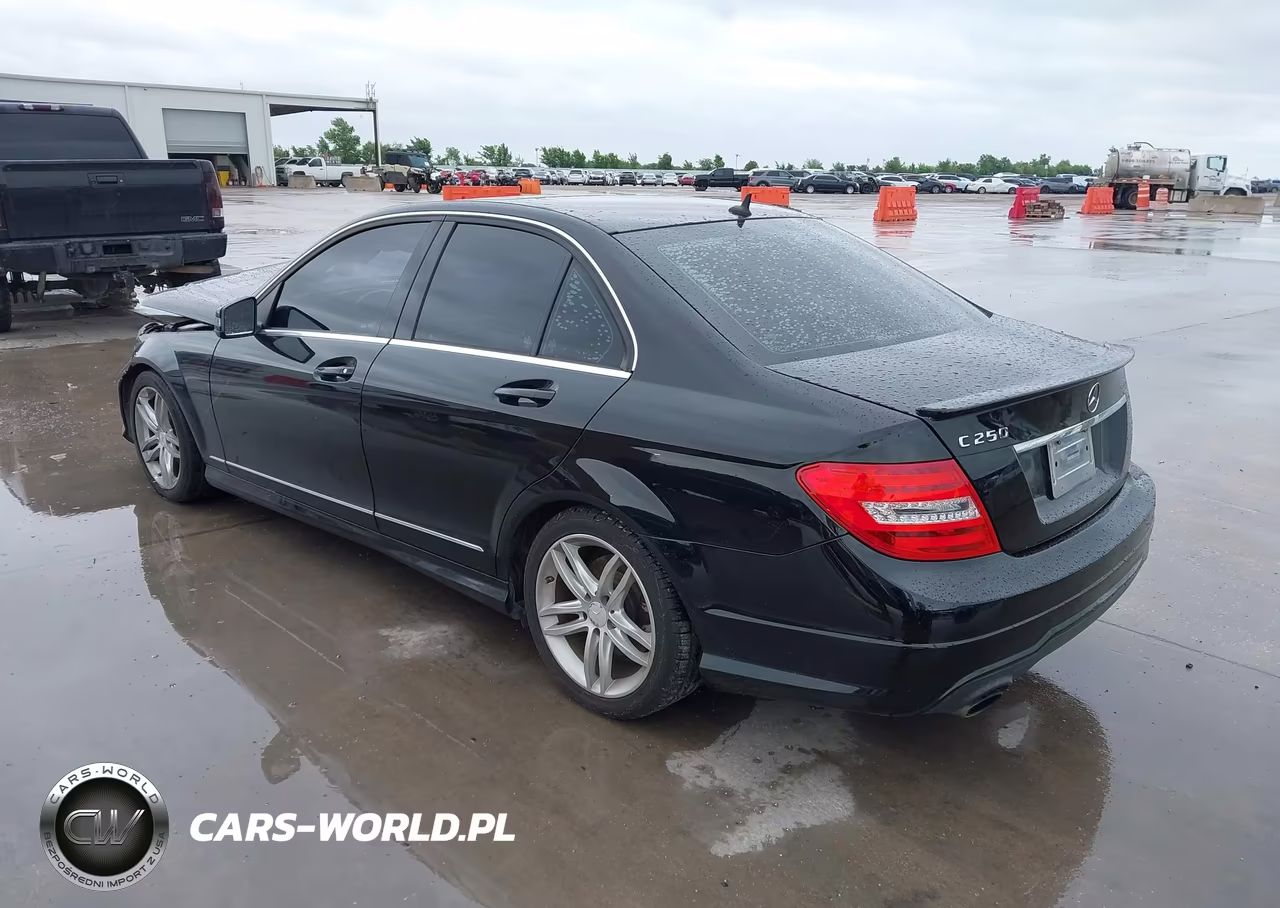 2014 Mercedes-Benz C 250 Sport VIN:WDDGF4HBXEA949458 - 3