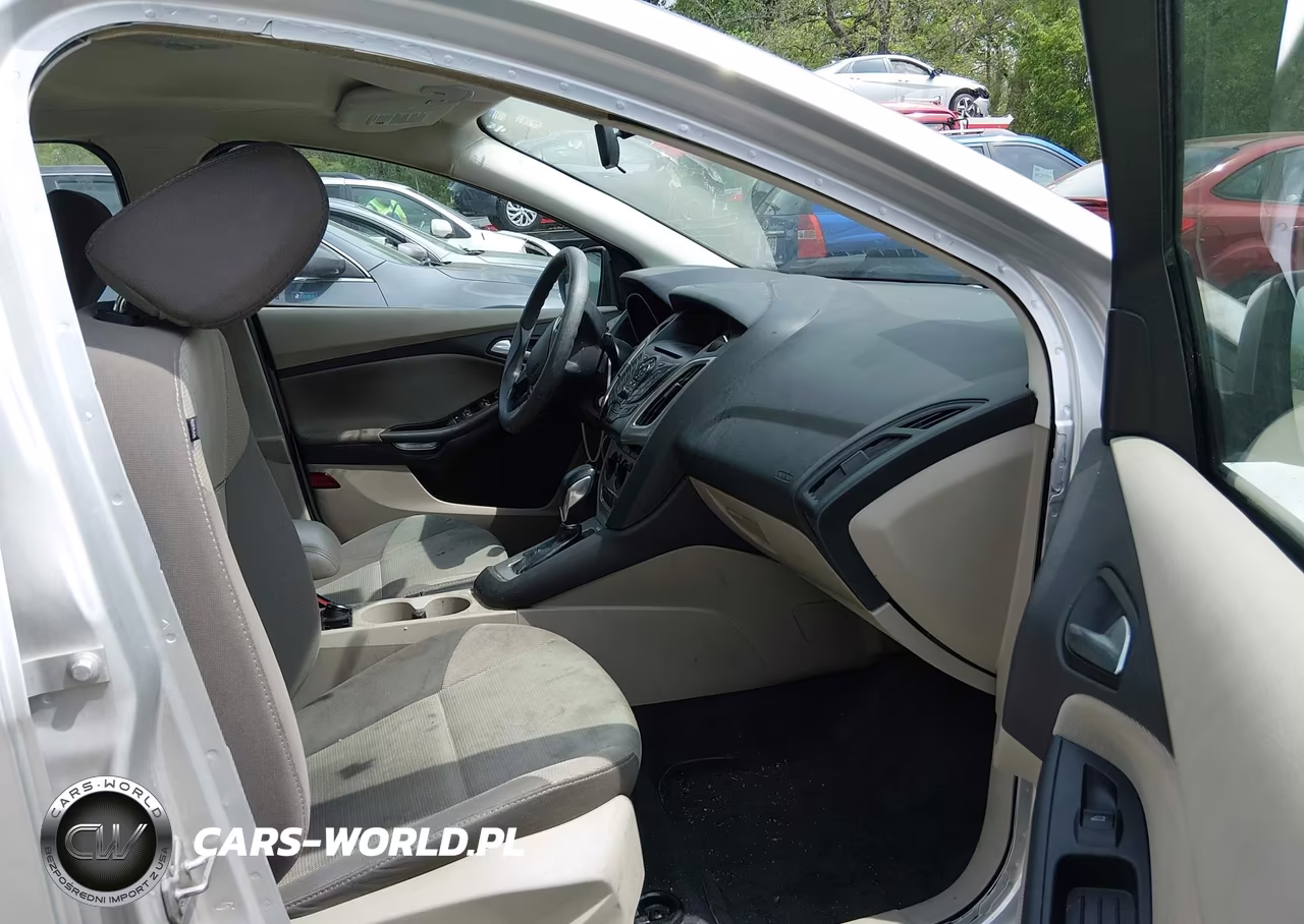 2014 Ford Focus Se VIN:1FADP3F28EL228864 - 5