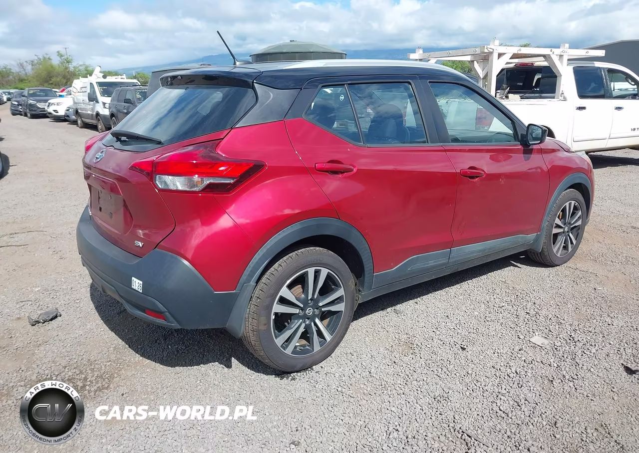2018 Nissan Kicks Sv VIN:3N1CP5CU5JL527186 - 4