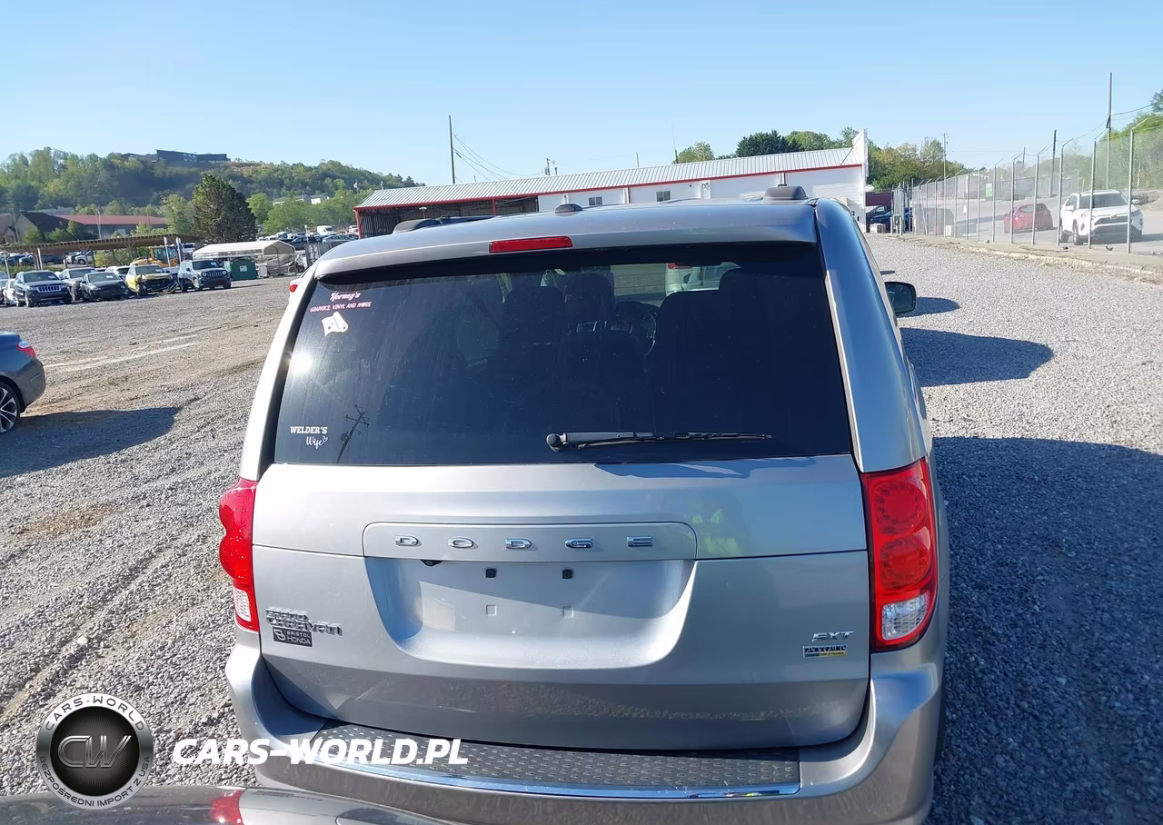 2019 Dodge Grand Caravan Sxt VIN:2C4RDGCG9KR556989 - 16