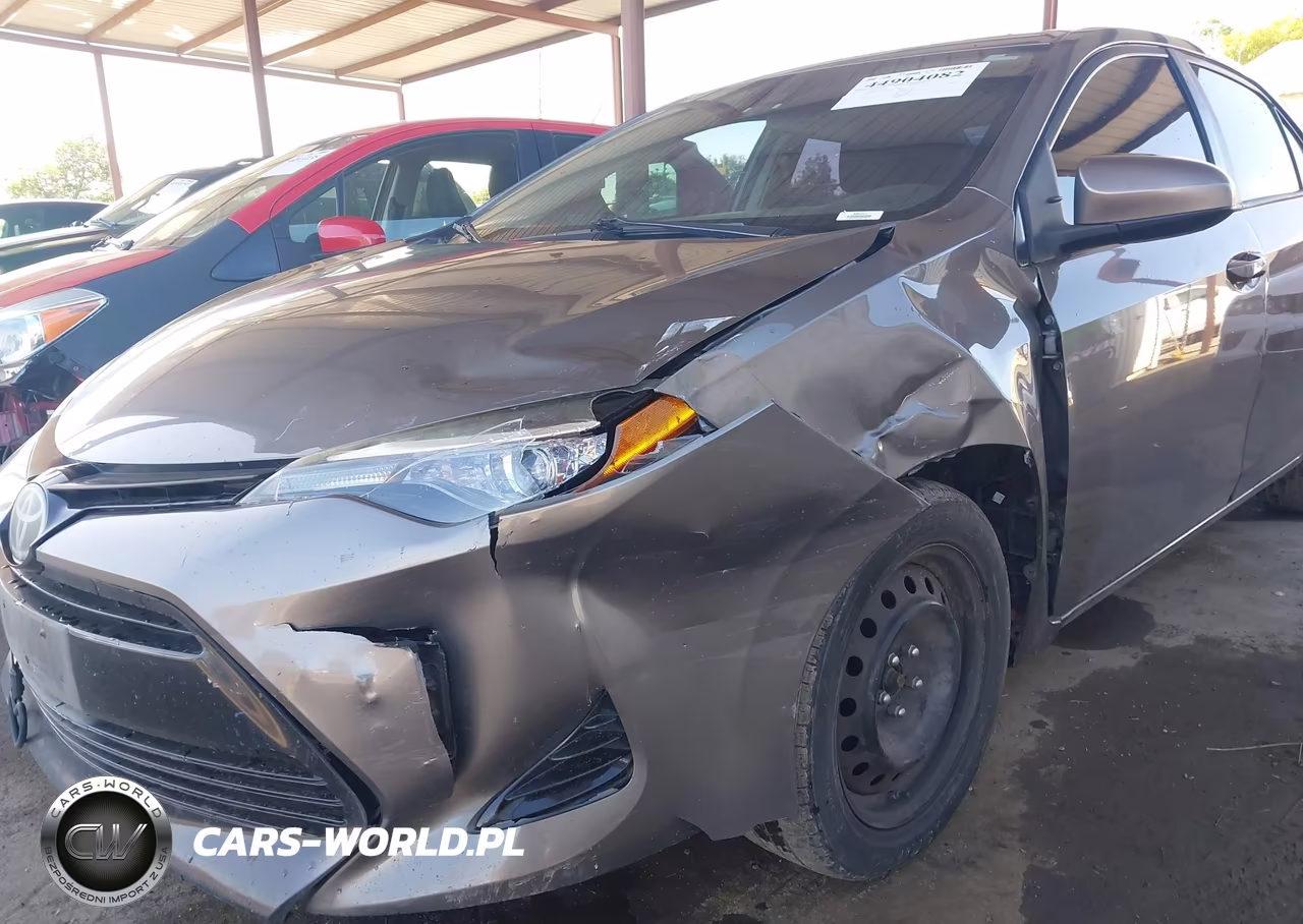 2017 Toyota Corolla Le VIN:2T1BURHE5HC803924 - 6