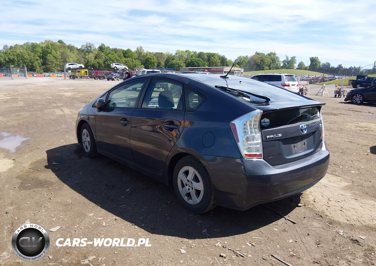 2011 Toyota Prius Three VIN:JTDKN3DU4B1450451 - 3