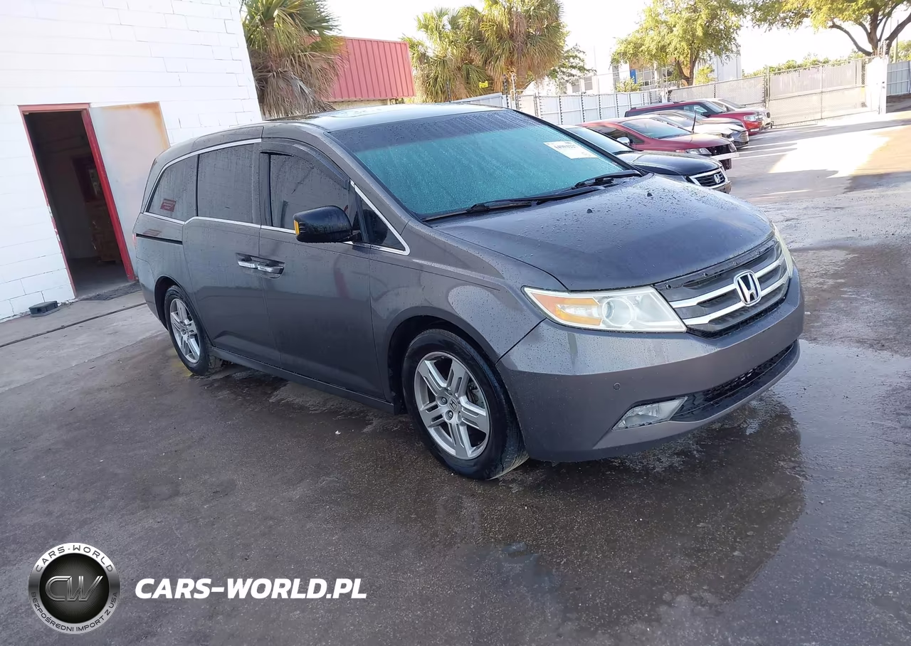 2013 Honda Odyssey Touring-Touring Elite