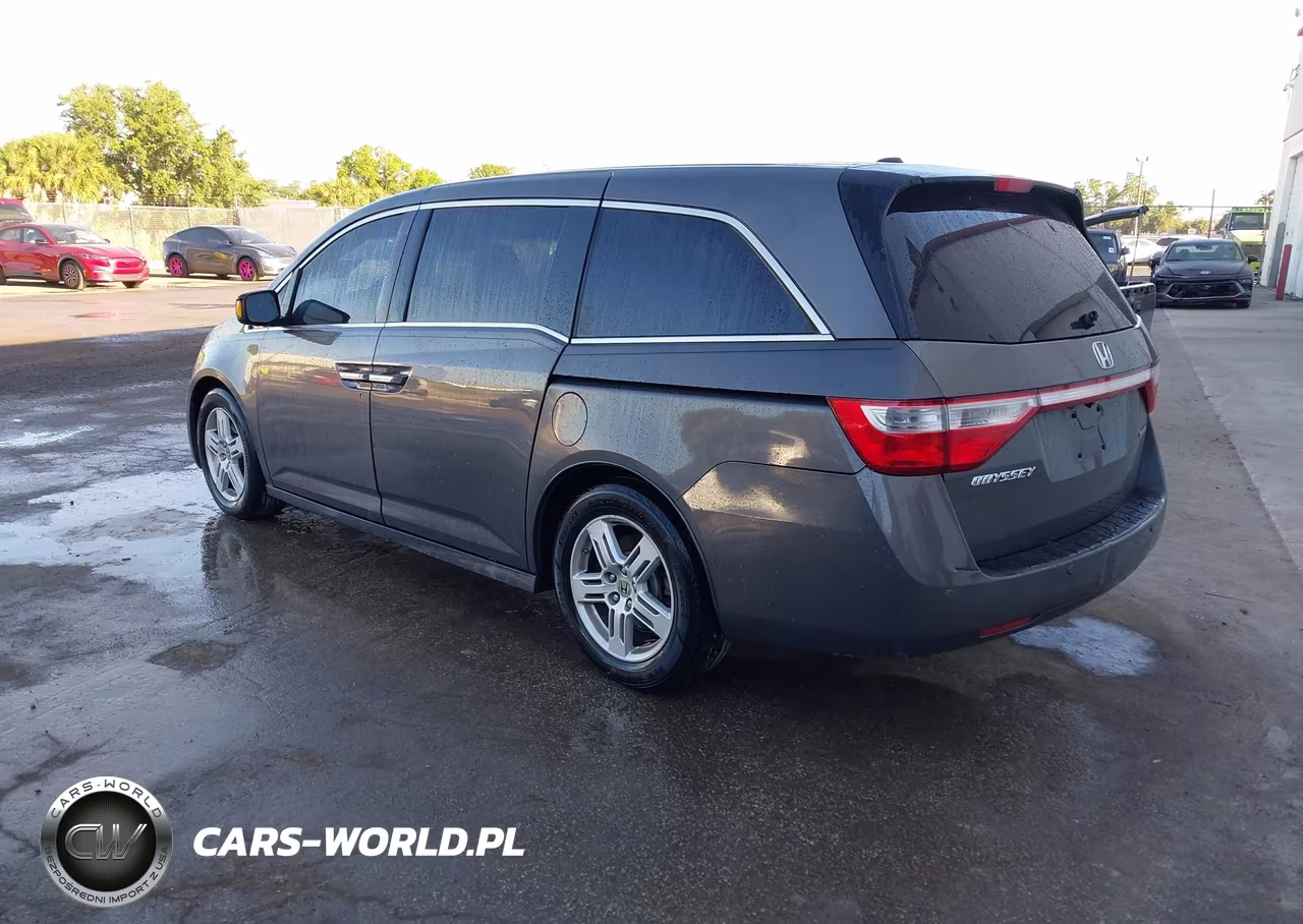 2013 Honda Odyssey Touring-Touring Elite VIN:5FNRL5H99DB072515 - 3