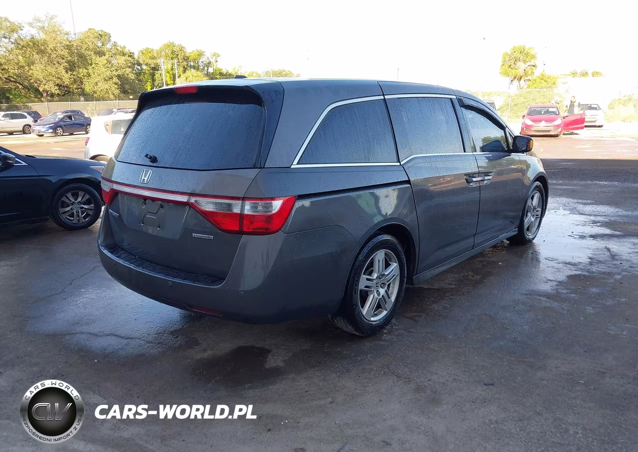 2013 Honda Odyssey Touring-Touring Elite VIN:5FNRL5H99DB072515 - 4