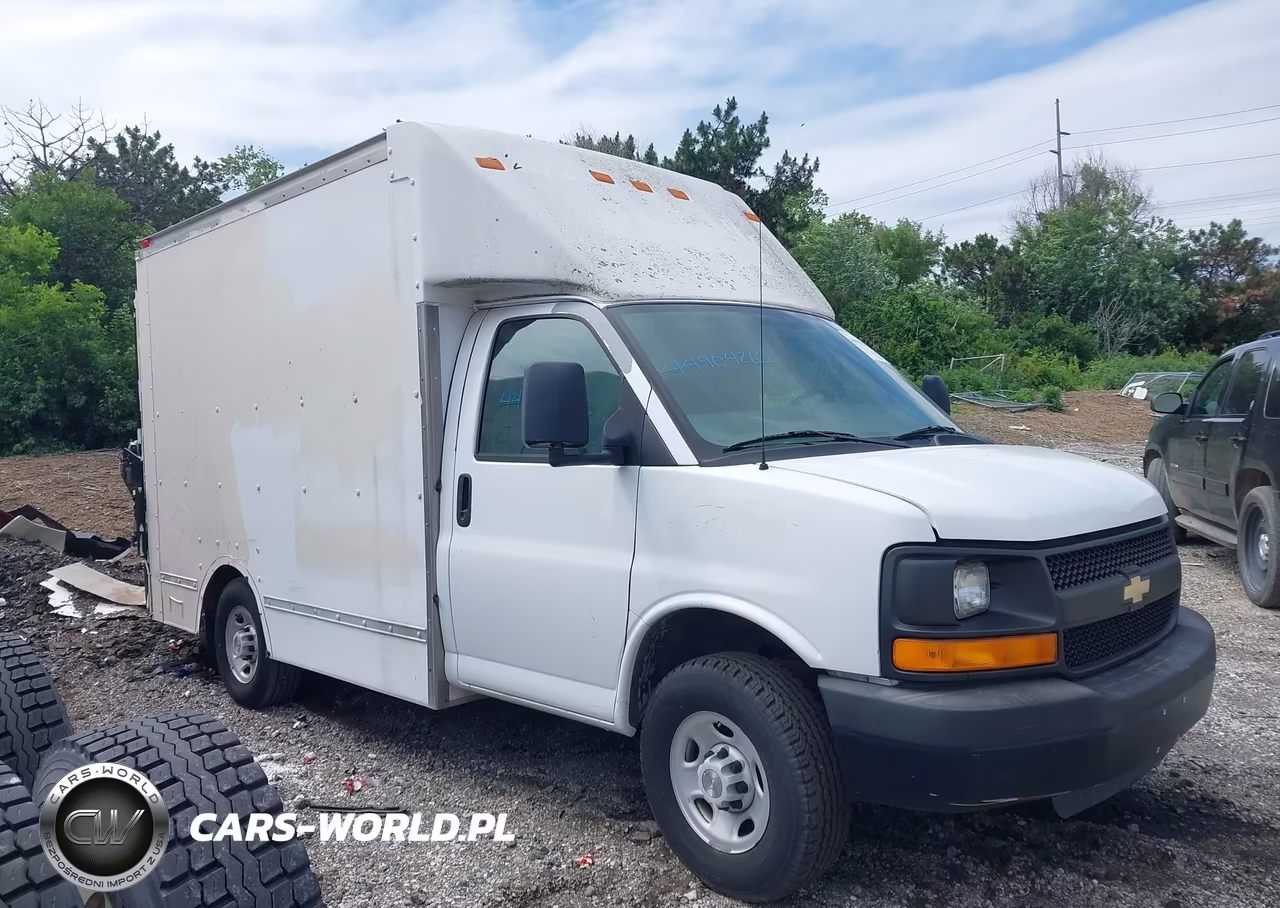 2009 Chevrolet Express Cutaway Work Van VIN:1GBHG31K791104237 - 13