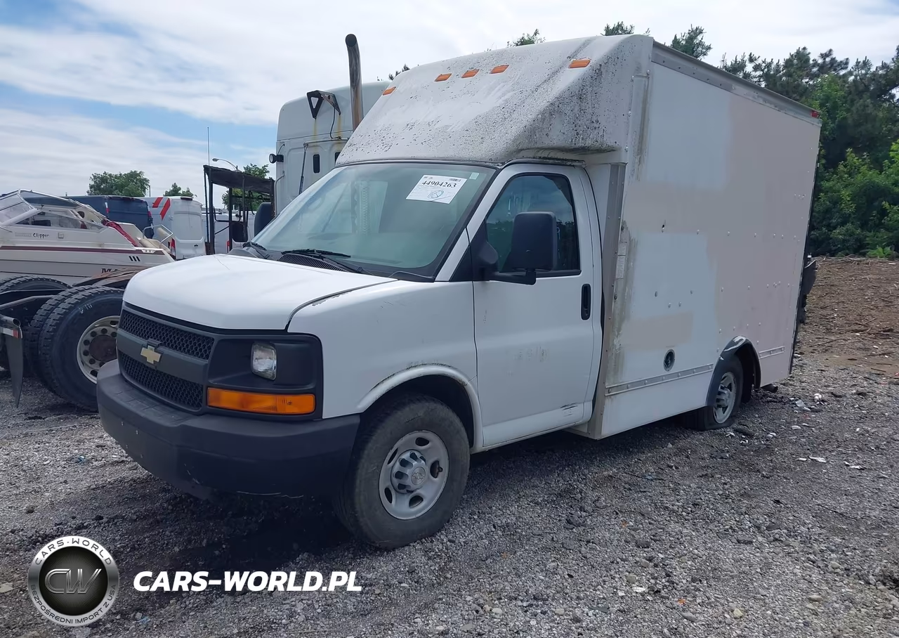 2009 Chevrolet Express Cutaway Work Van VIN:1GBHG31K791104237 - 2