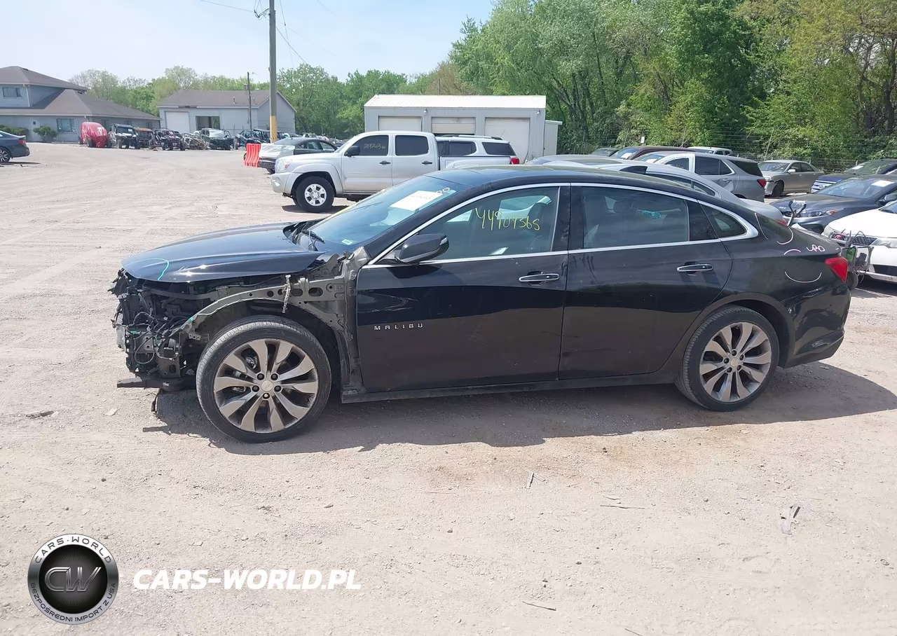 2018 Chevrolet Malibu Premier VIN:1G1ZE5SX8JF188256 - 14
