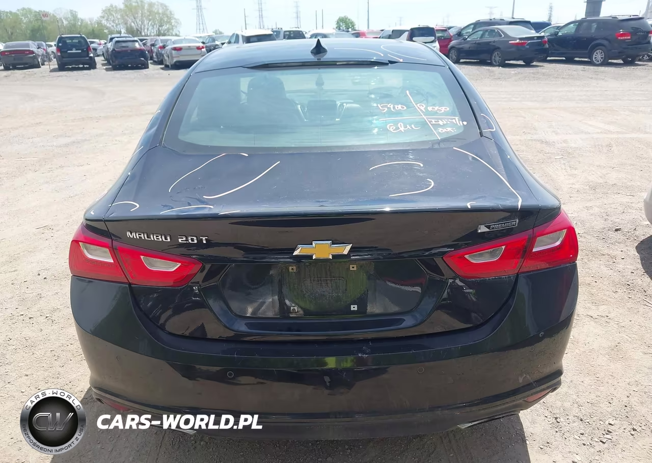 2018 Chevrolet Malibu Premier VIN:1G1ZE5SX8JF188256 - 16