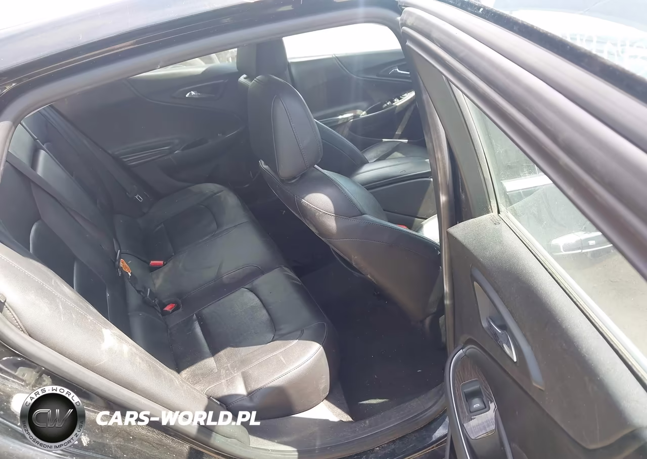 2018 Chevrolet Malibu Premier VIN:1G1ZE5SX8JF188256 - 8