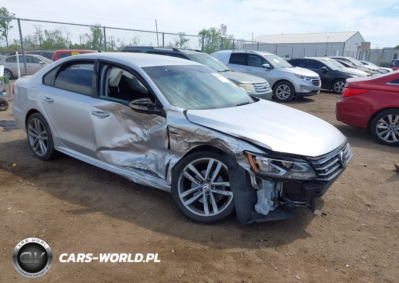2018 Volkswagen Passat 2.0T R-Line-2.0T S
