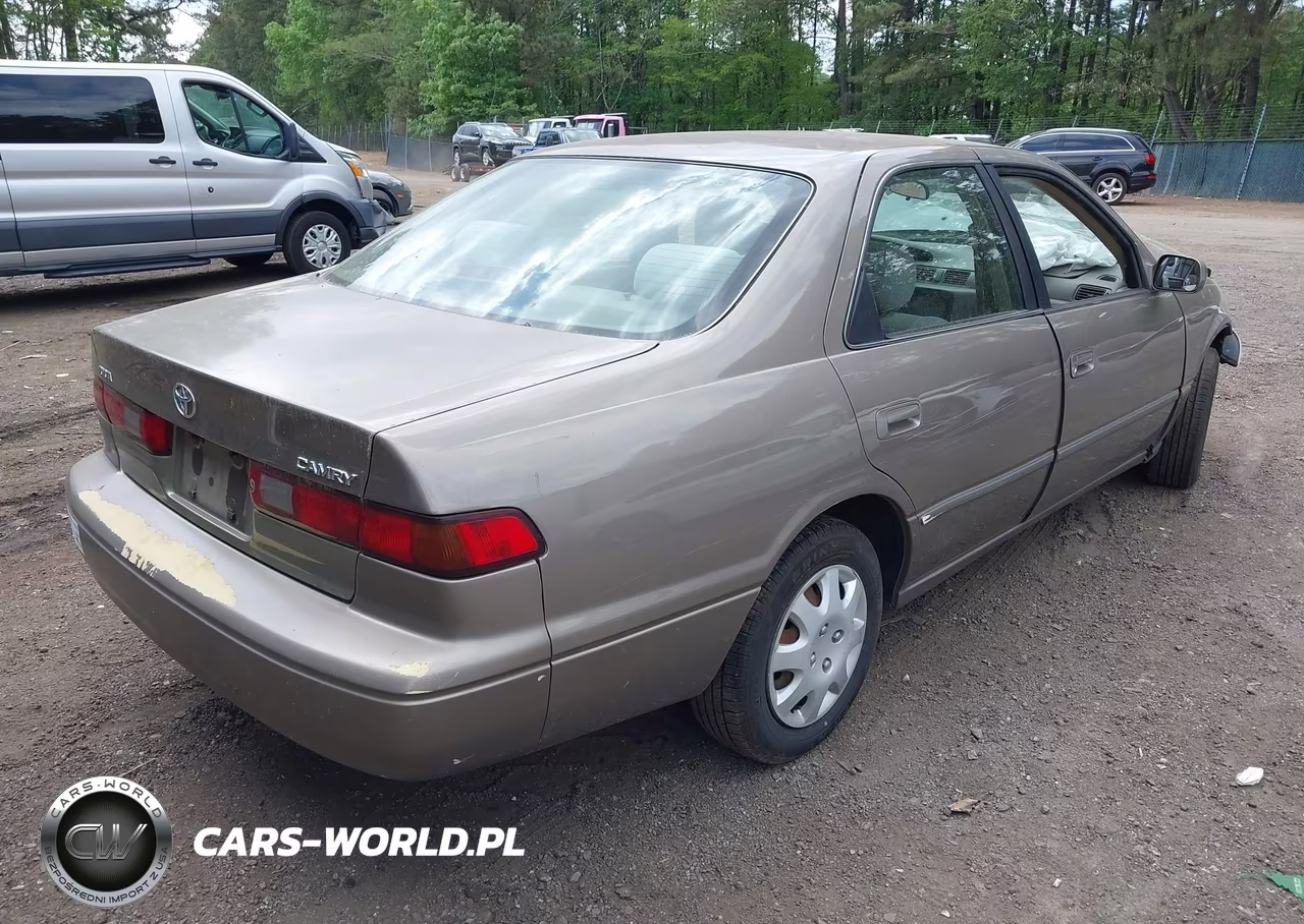 1999 Toyota Camry Le VIN:JT2BG22K9X0312755 - 4