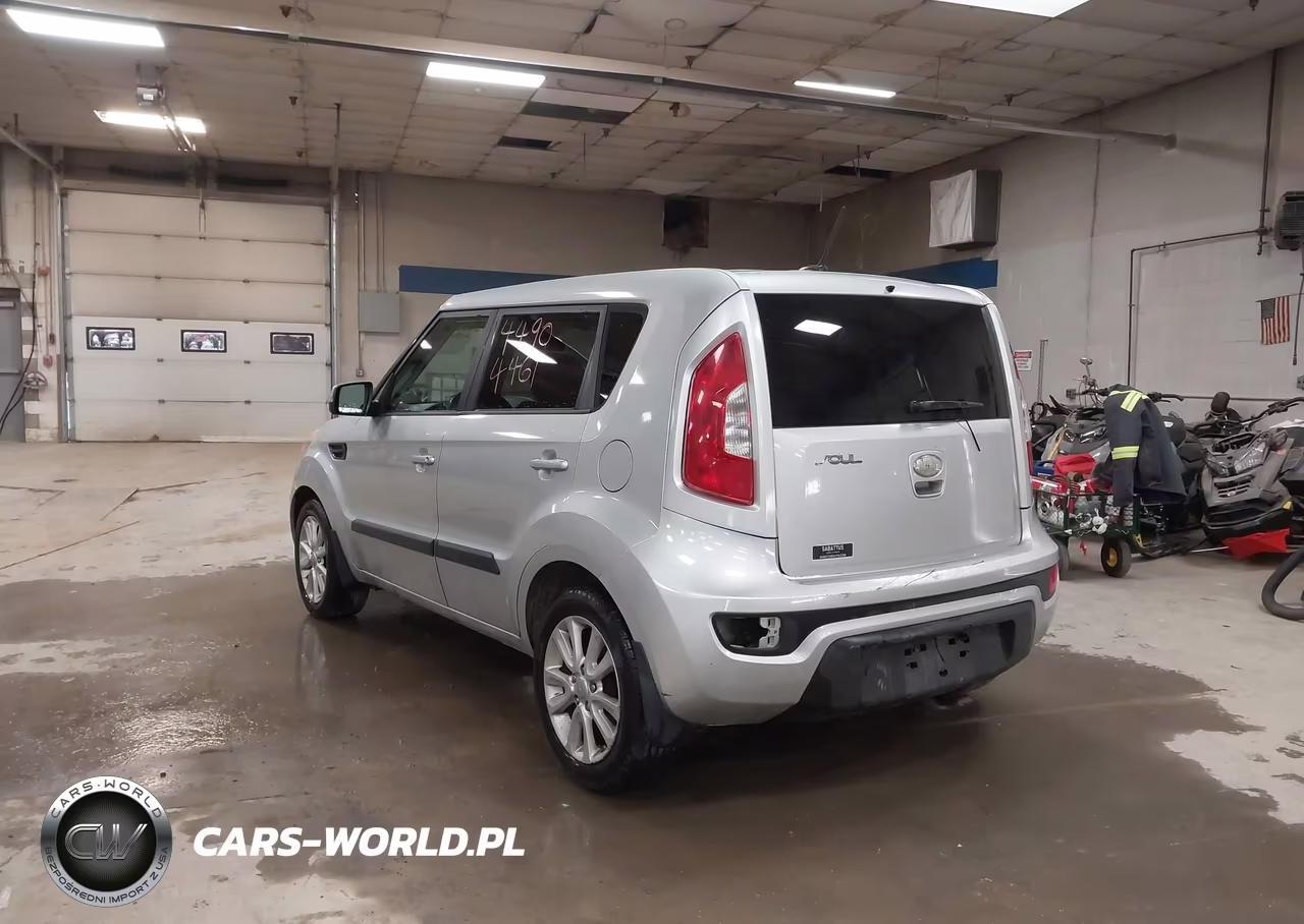 2013 Kia Soul + VIN:KNDJT2A63D7769826 - 3