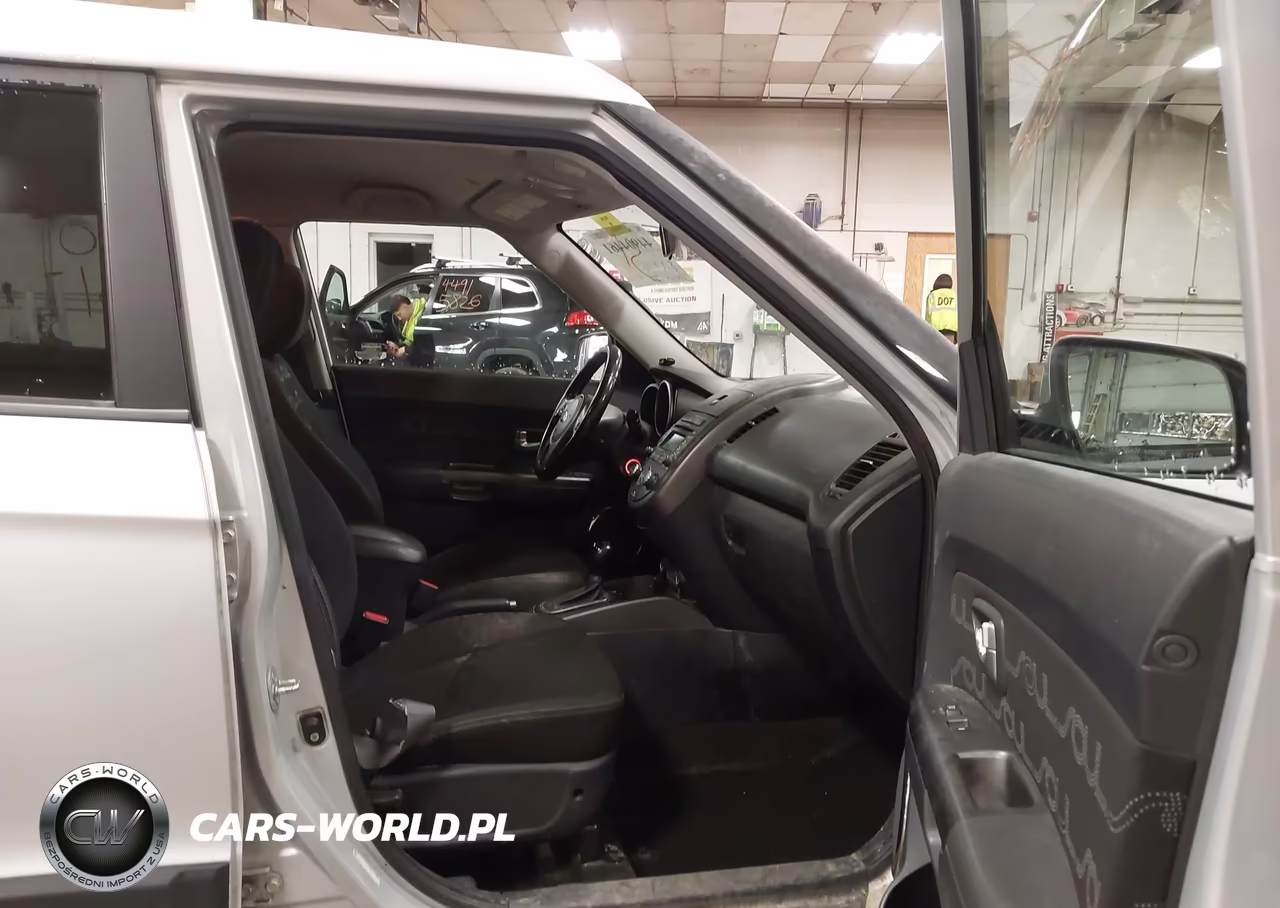 2013 Kia Soul + VIN:KNDJT2A63D7769826 - 5